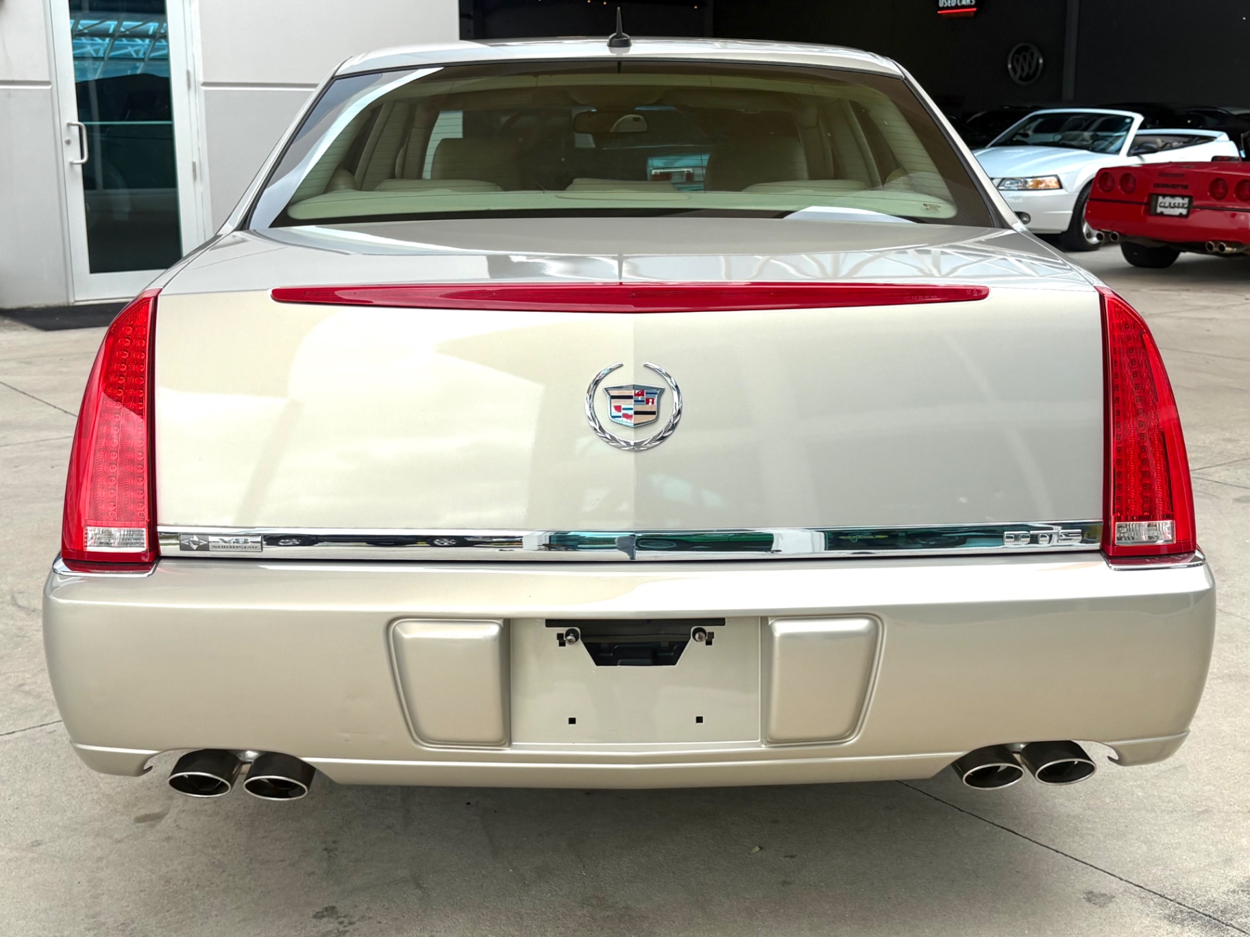 Vehicle photo 7