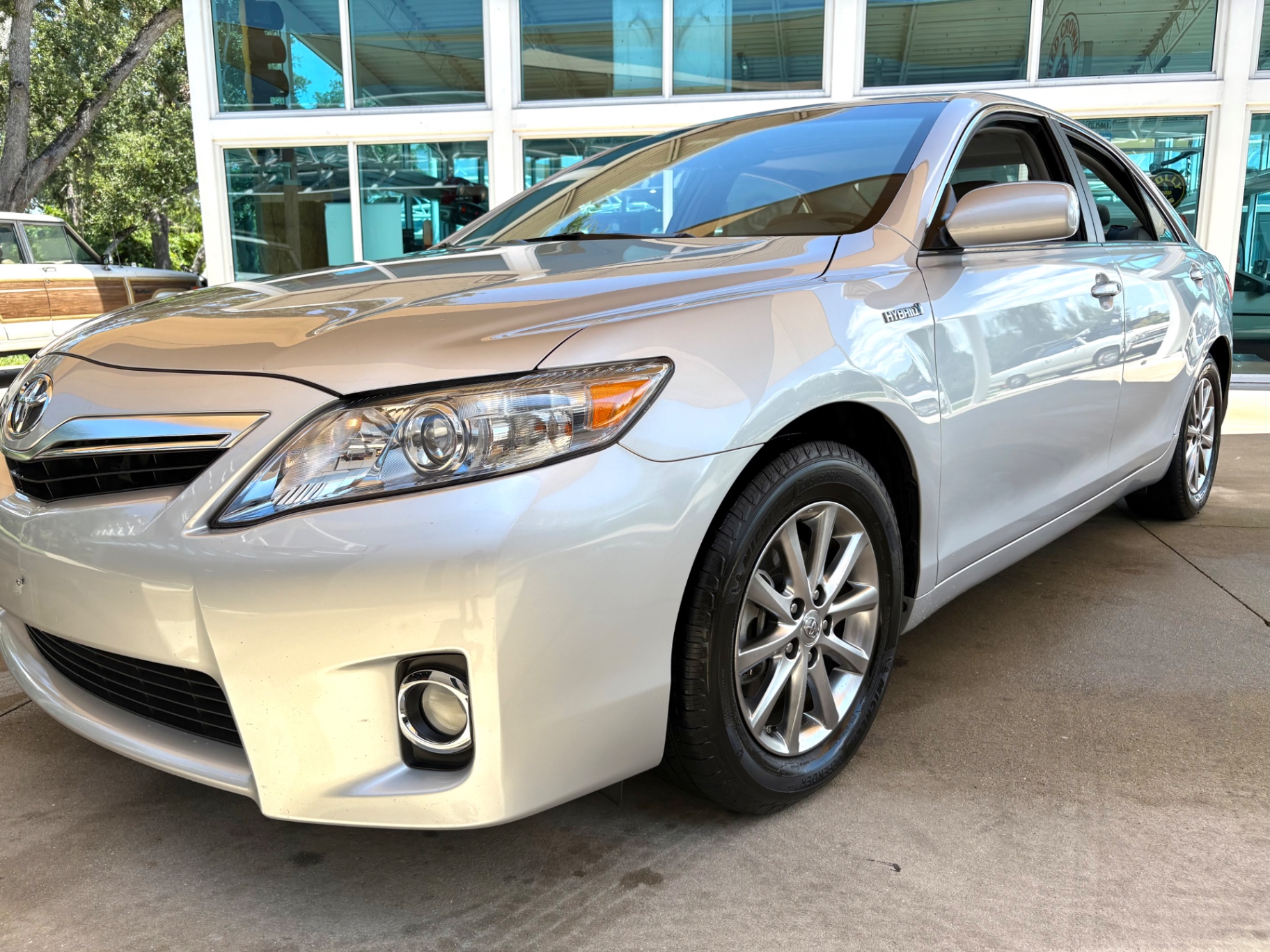 Vehicle photo 11