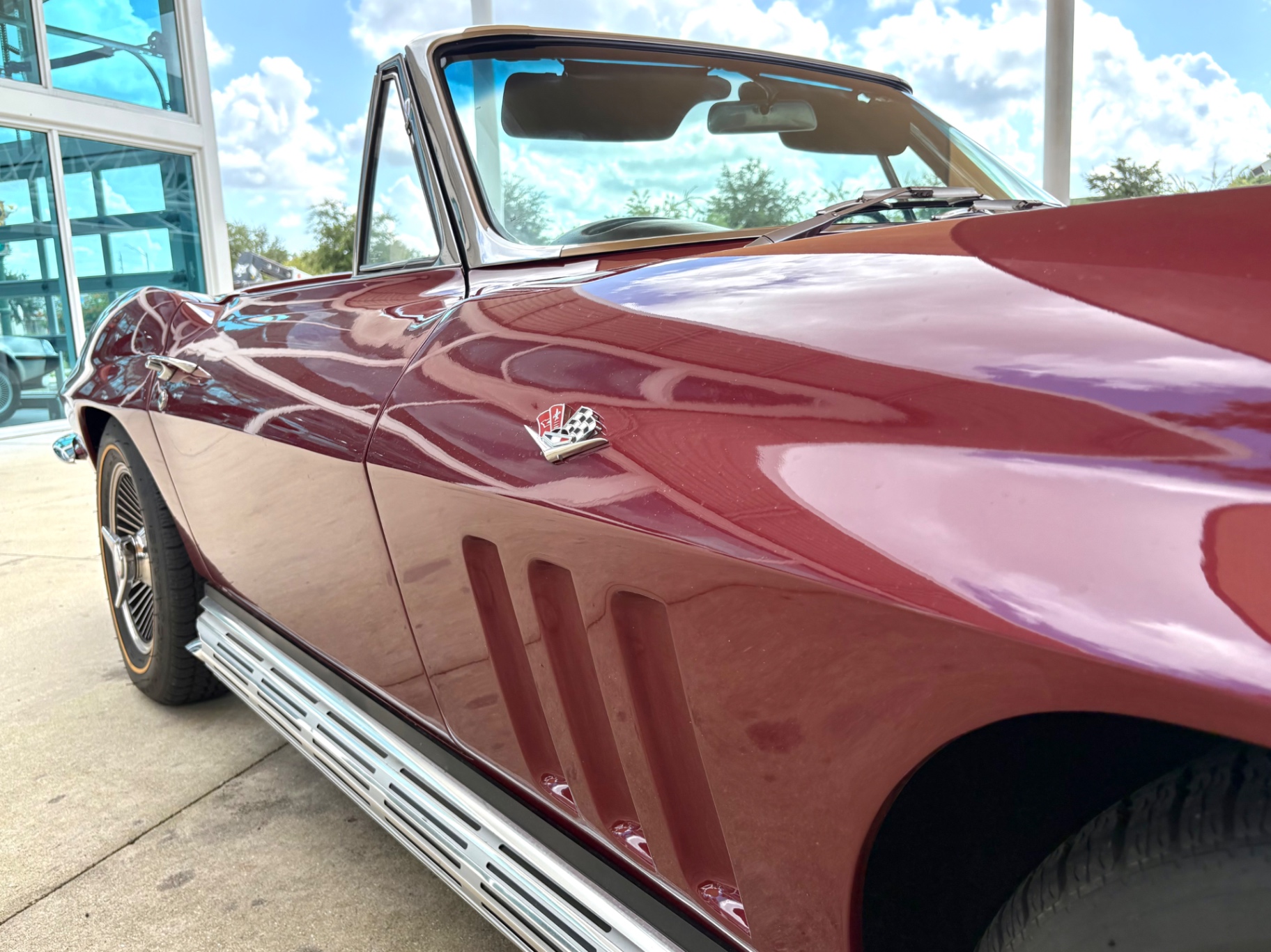 Vehicle photo 18