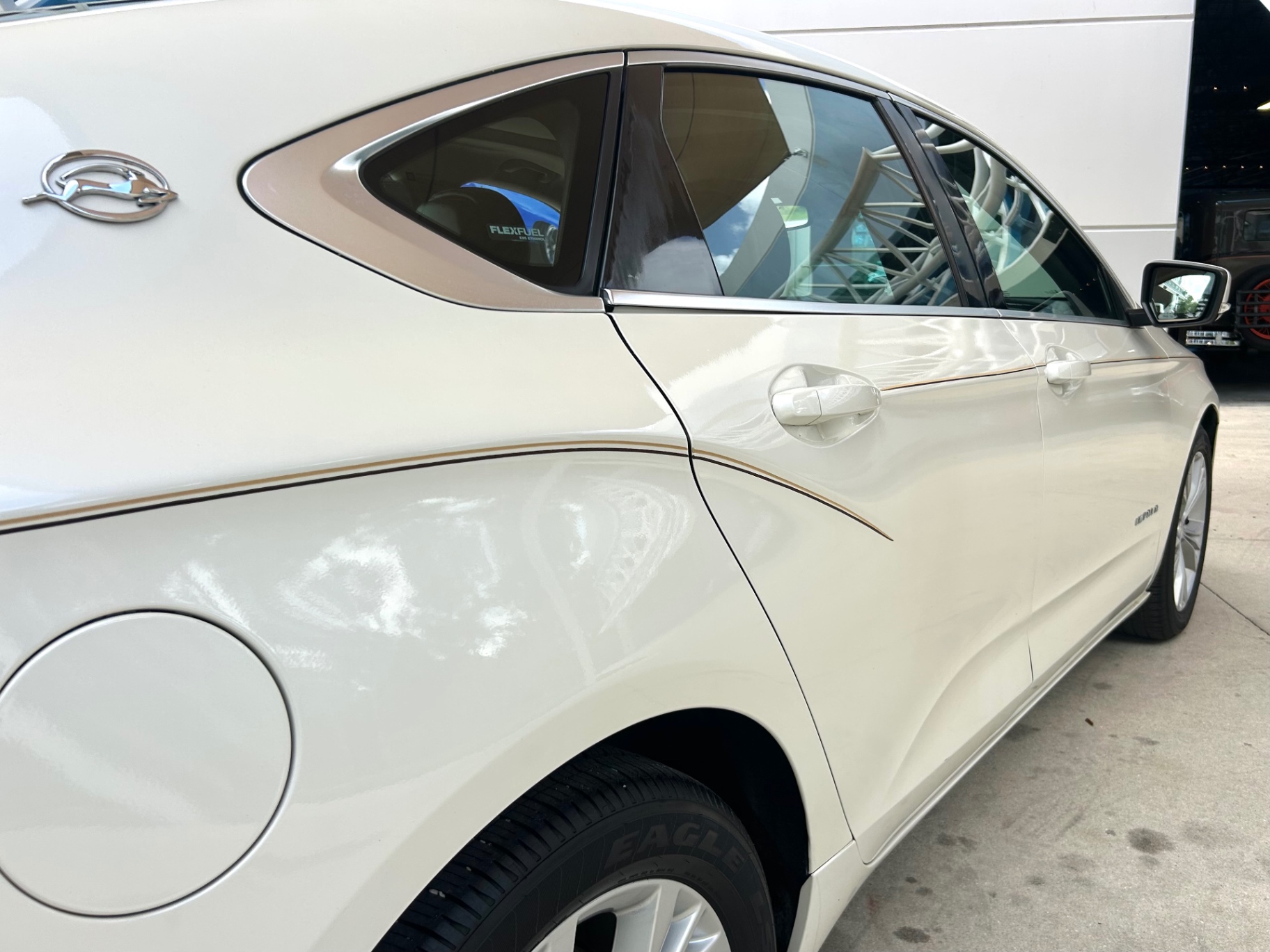 Vehicle photo 15