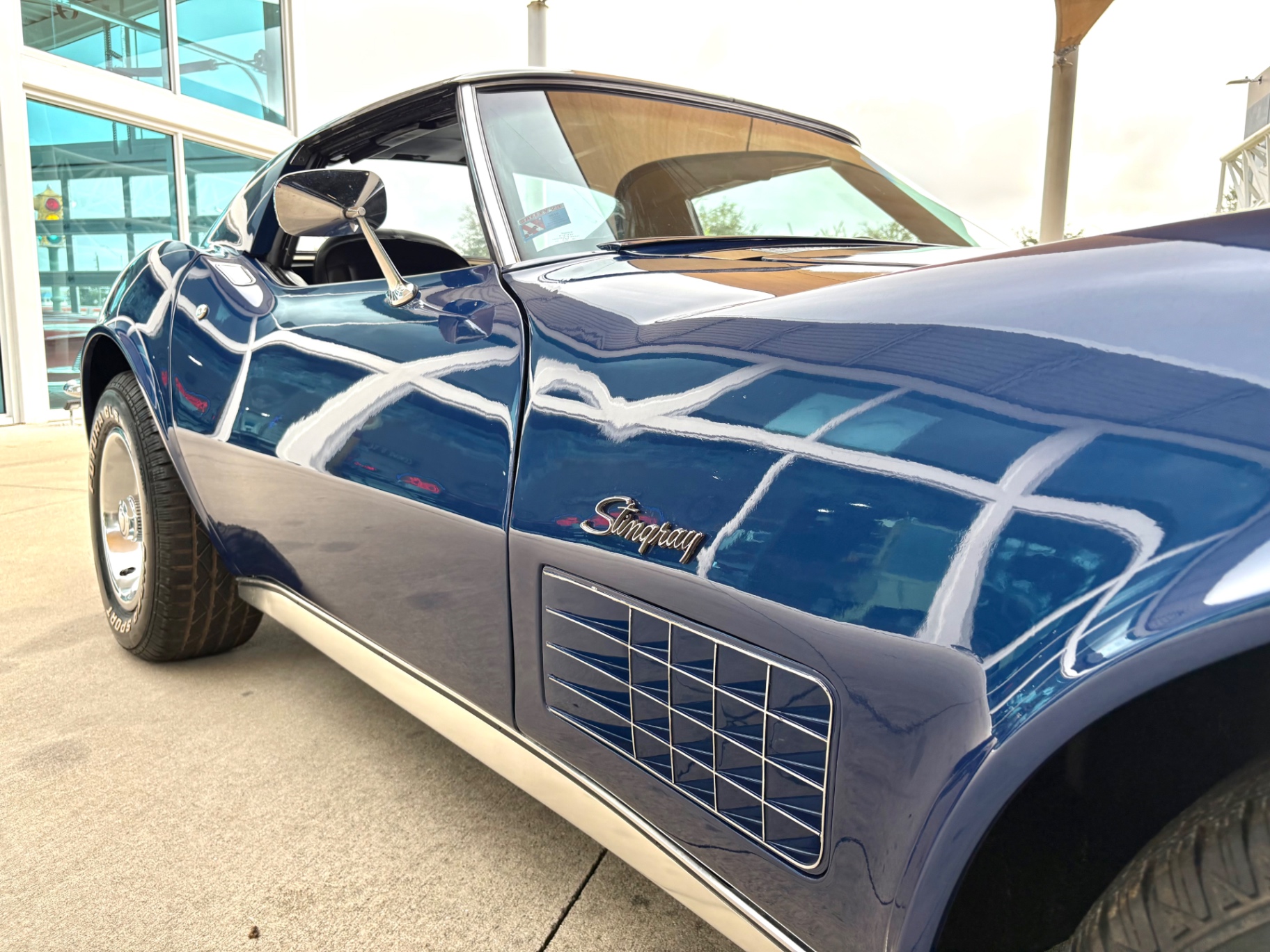 Vehicle photo 18