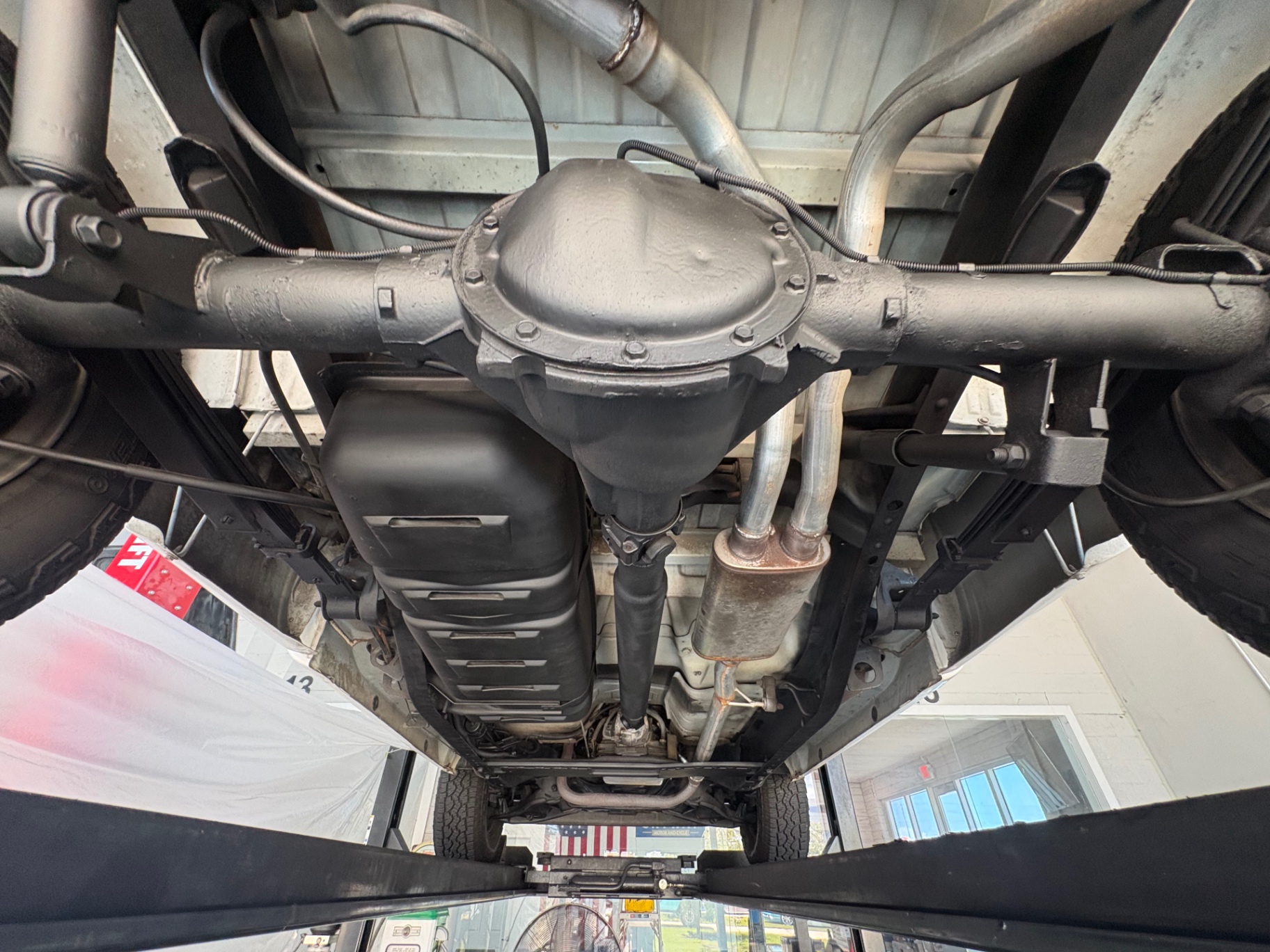 Vehicle photo 41