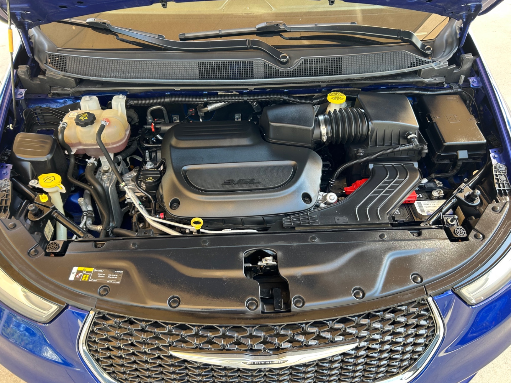 Vehicle photo 25
