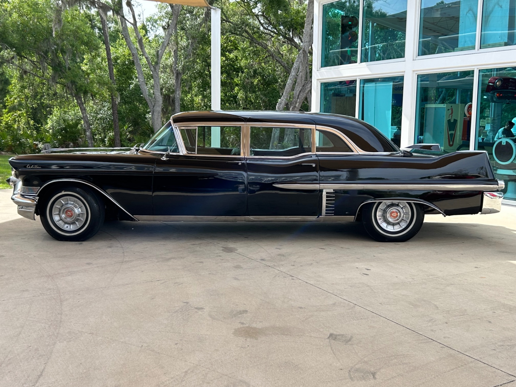 Vehicle photo 11