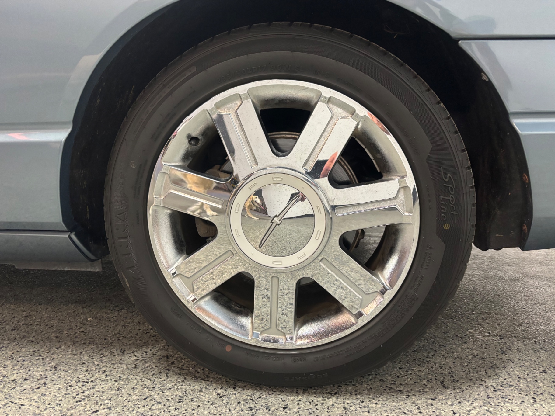 Vehicle photo 11