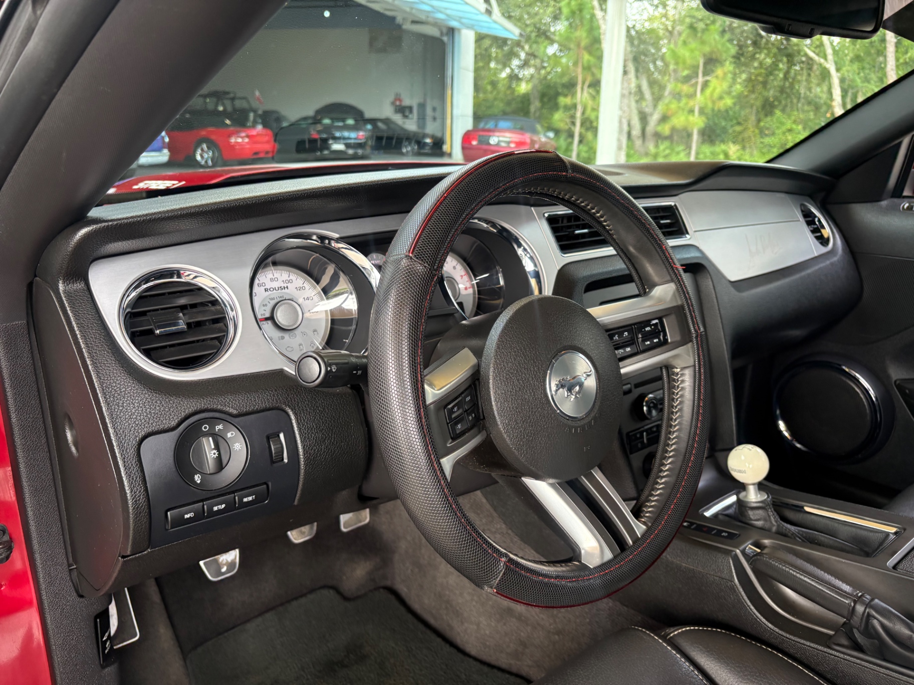 Vehicle photo 35