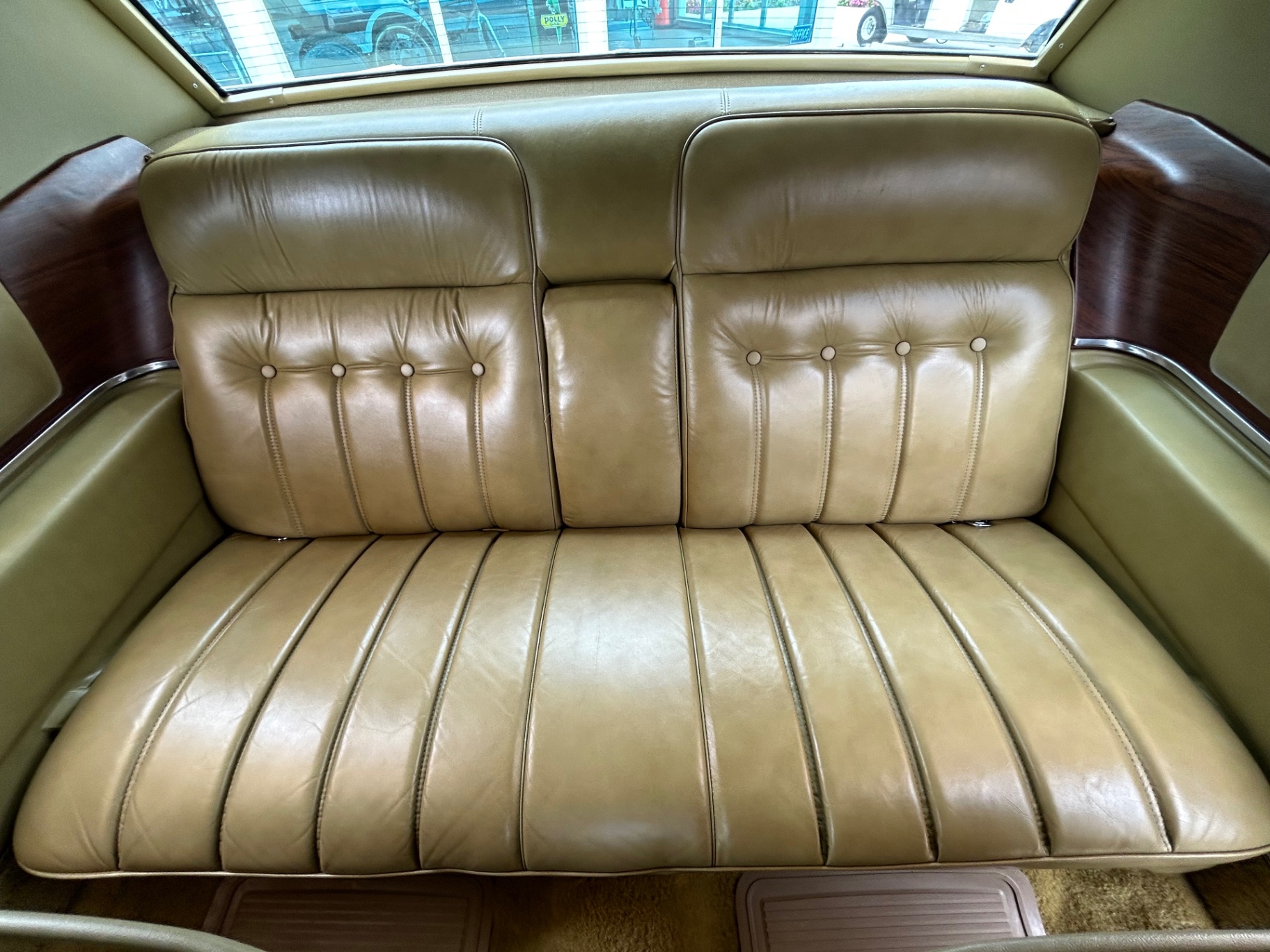 Vehicle photo 34