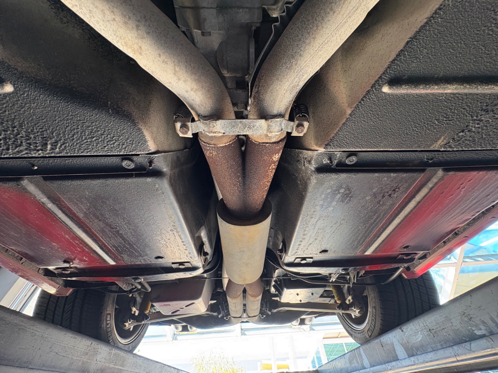 Vehicle photo 52