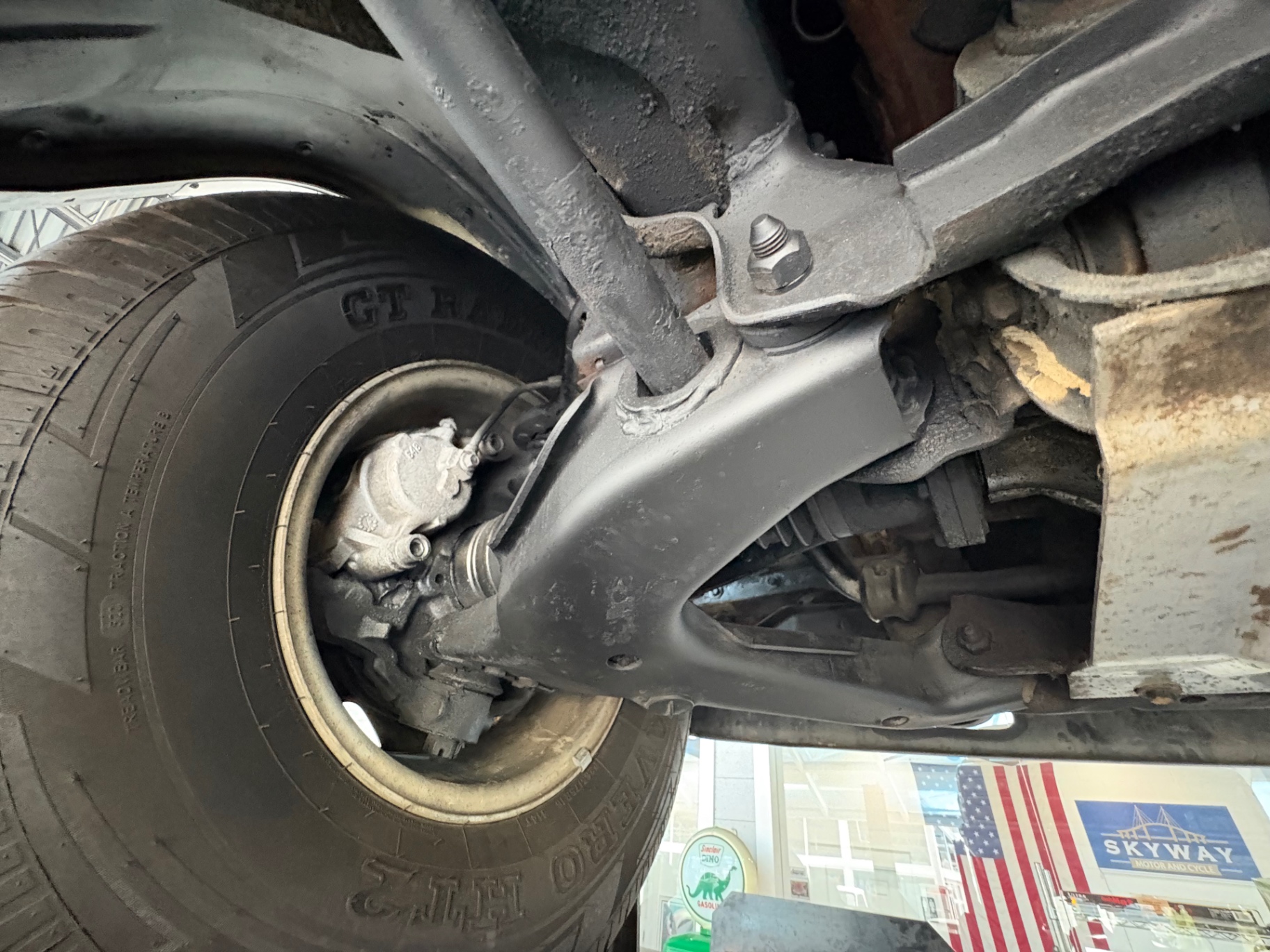 Vehicle photo 46