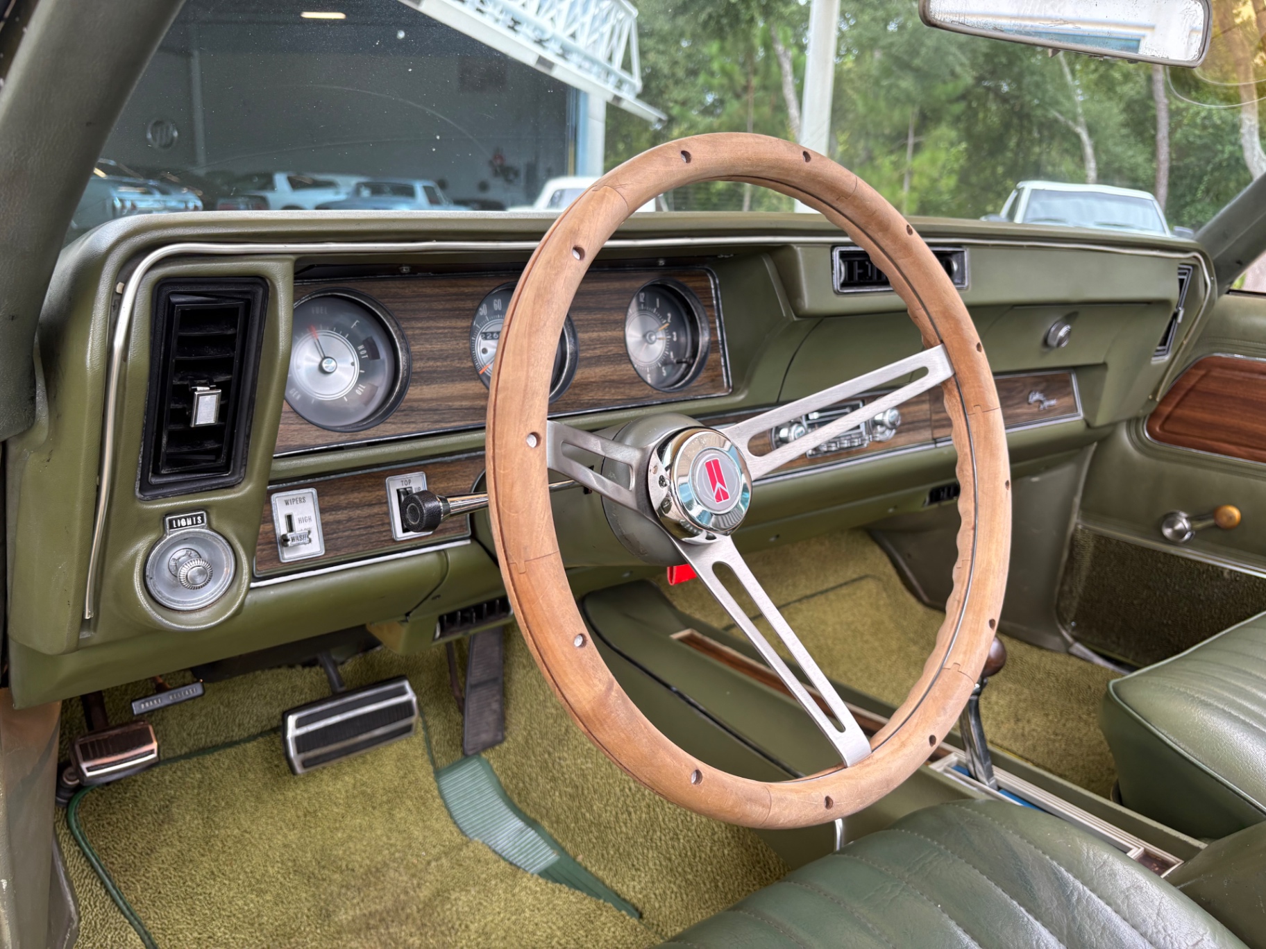 Vehicle photo 38