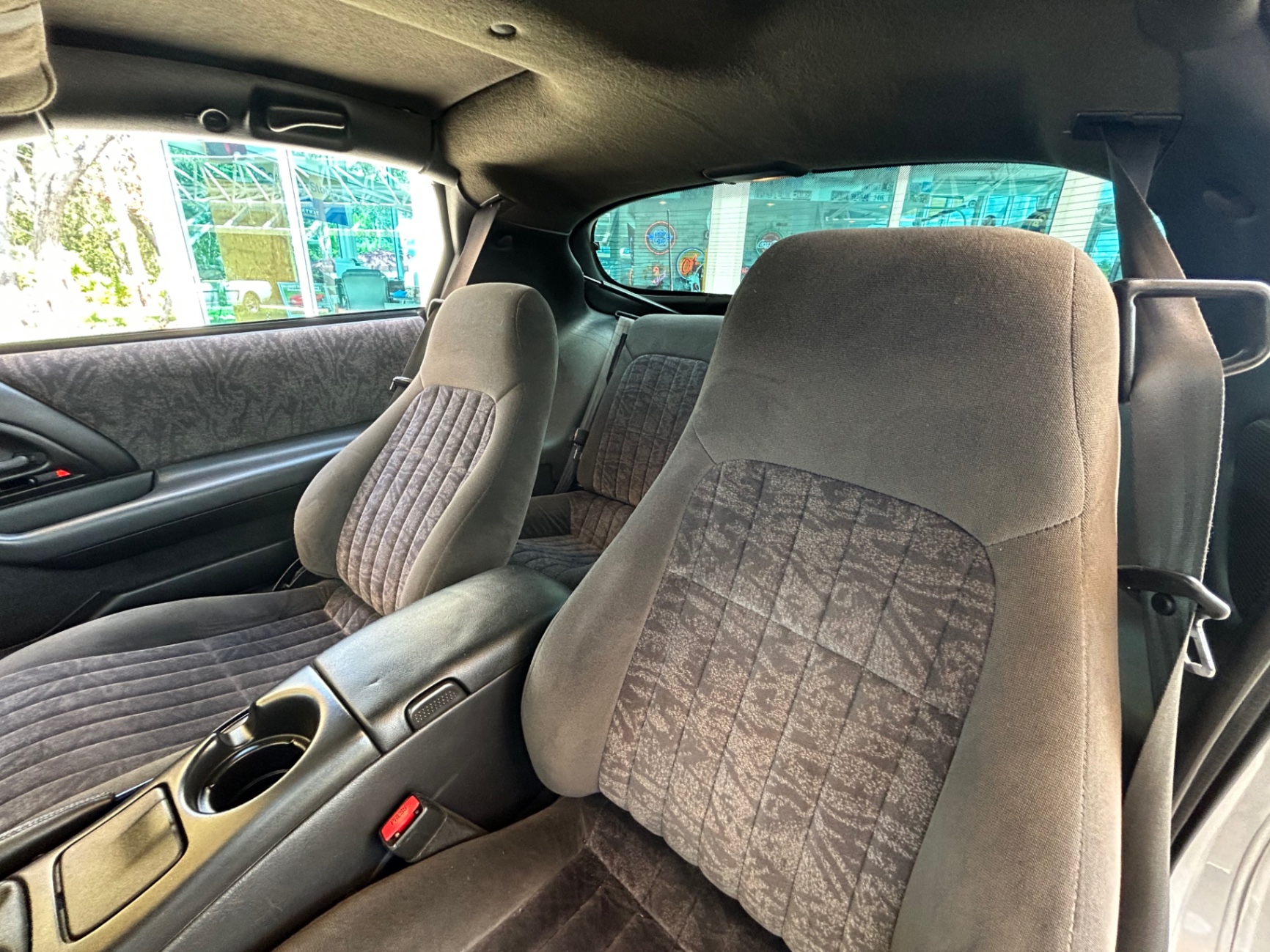 Vehicle photo 22