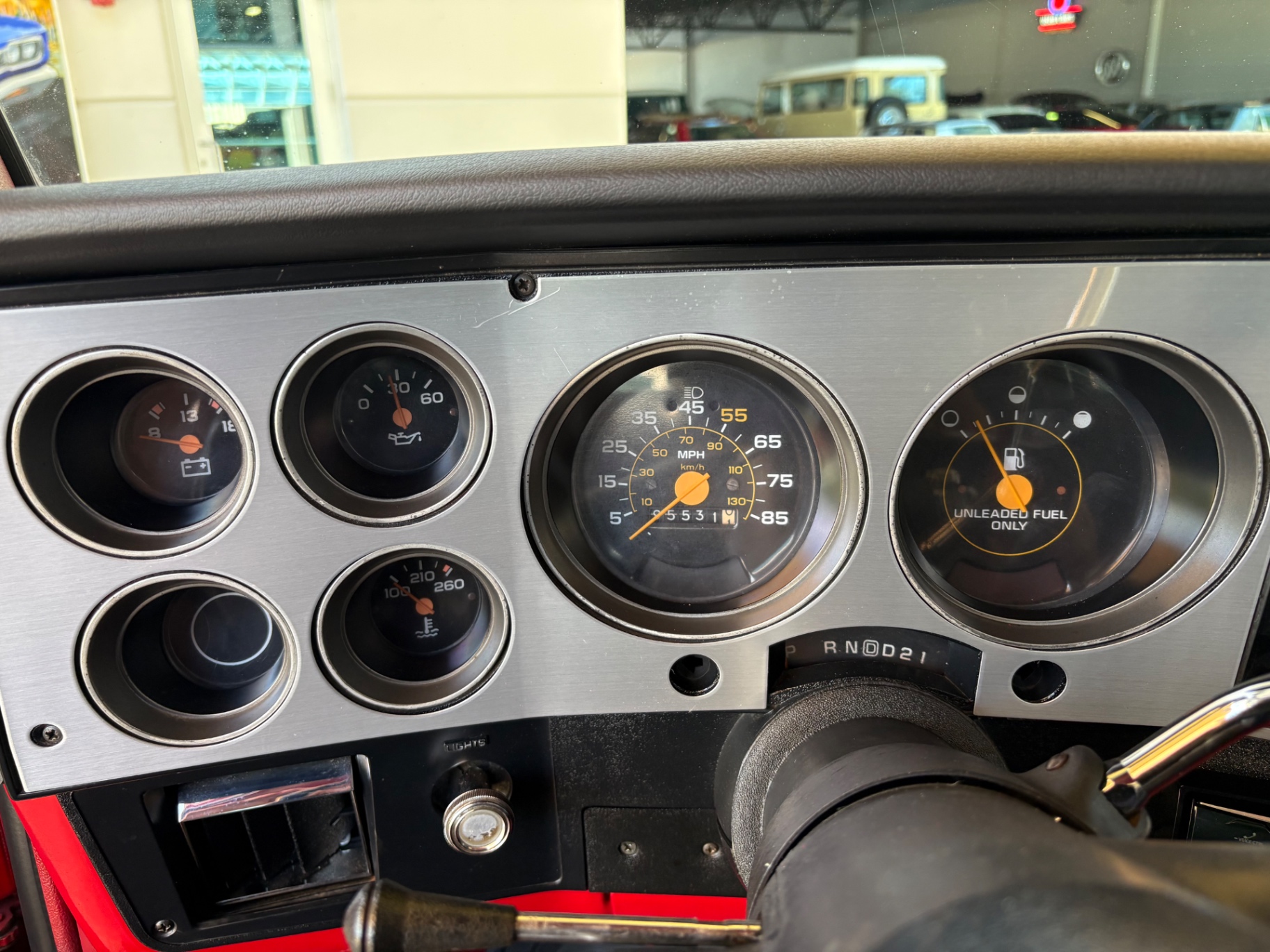 Vehicle photo 38