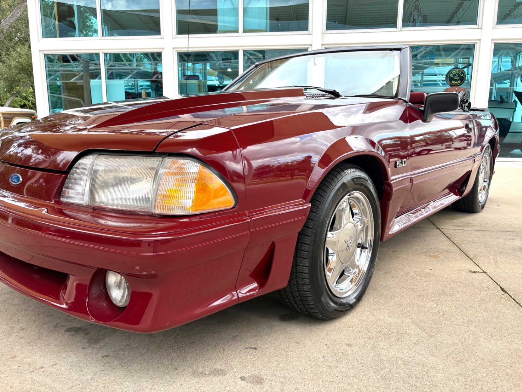 Vehicle photo 11