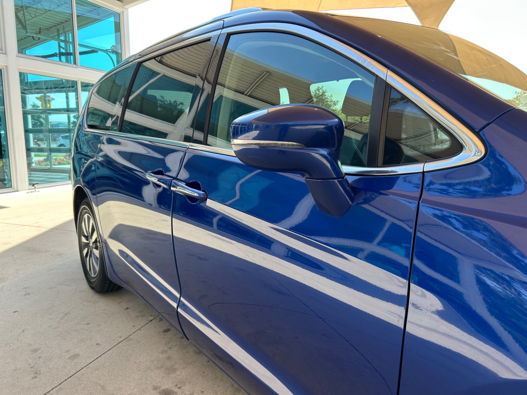 Vehicle photo 19