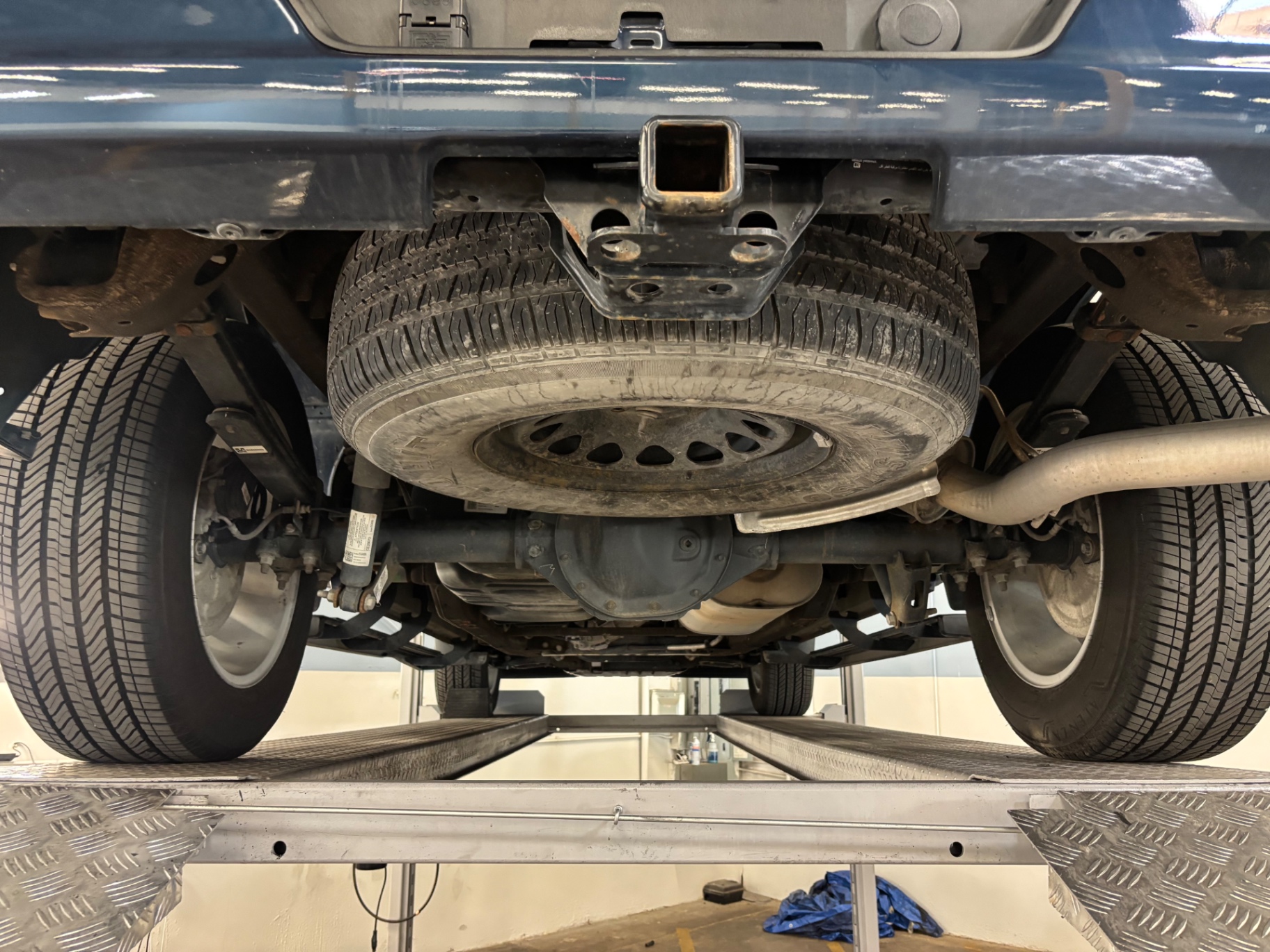 Vehicle photo 30