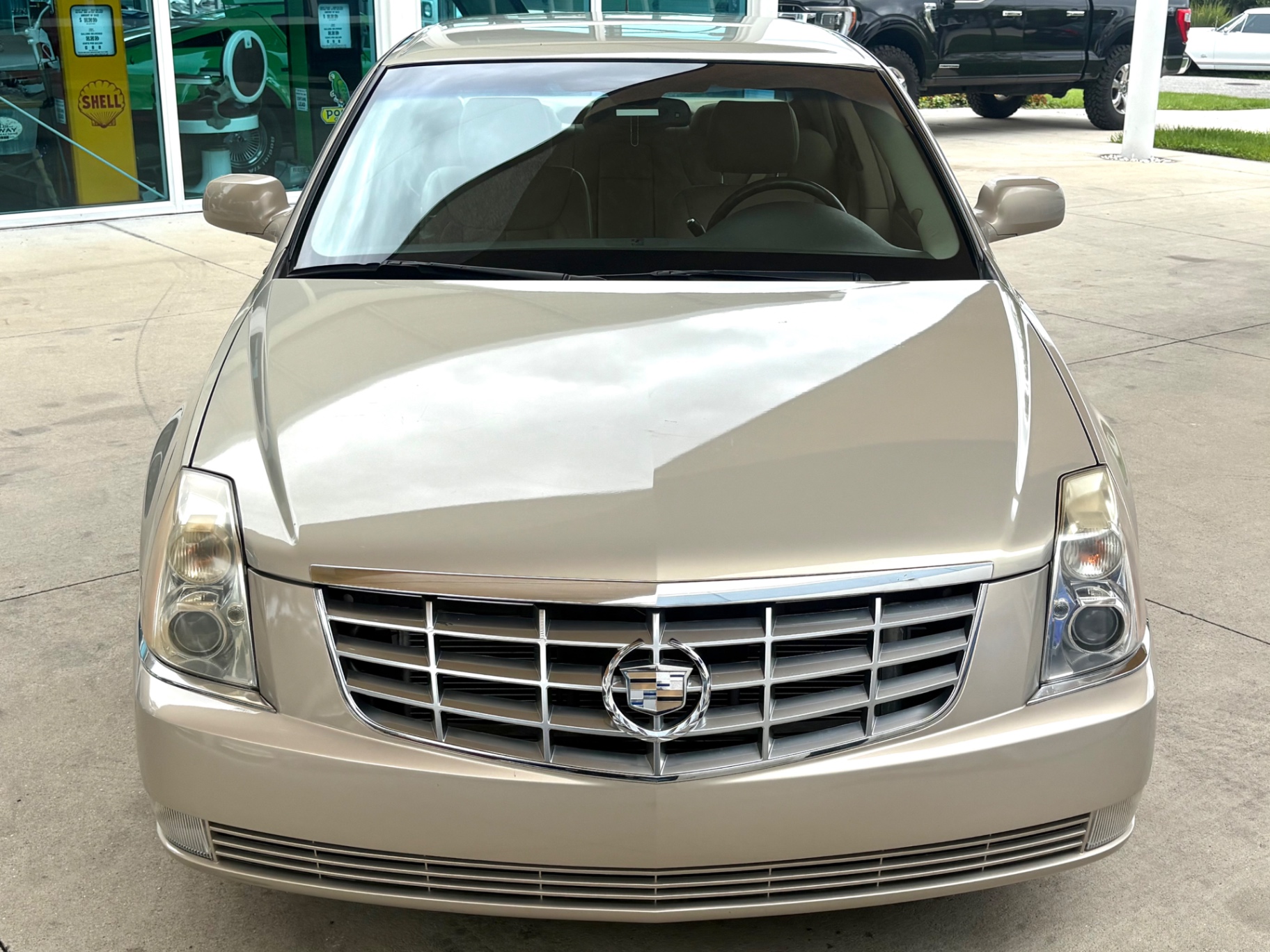 Vehicle photo 3