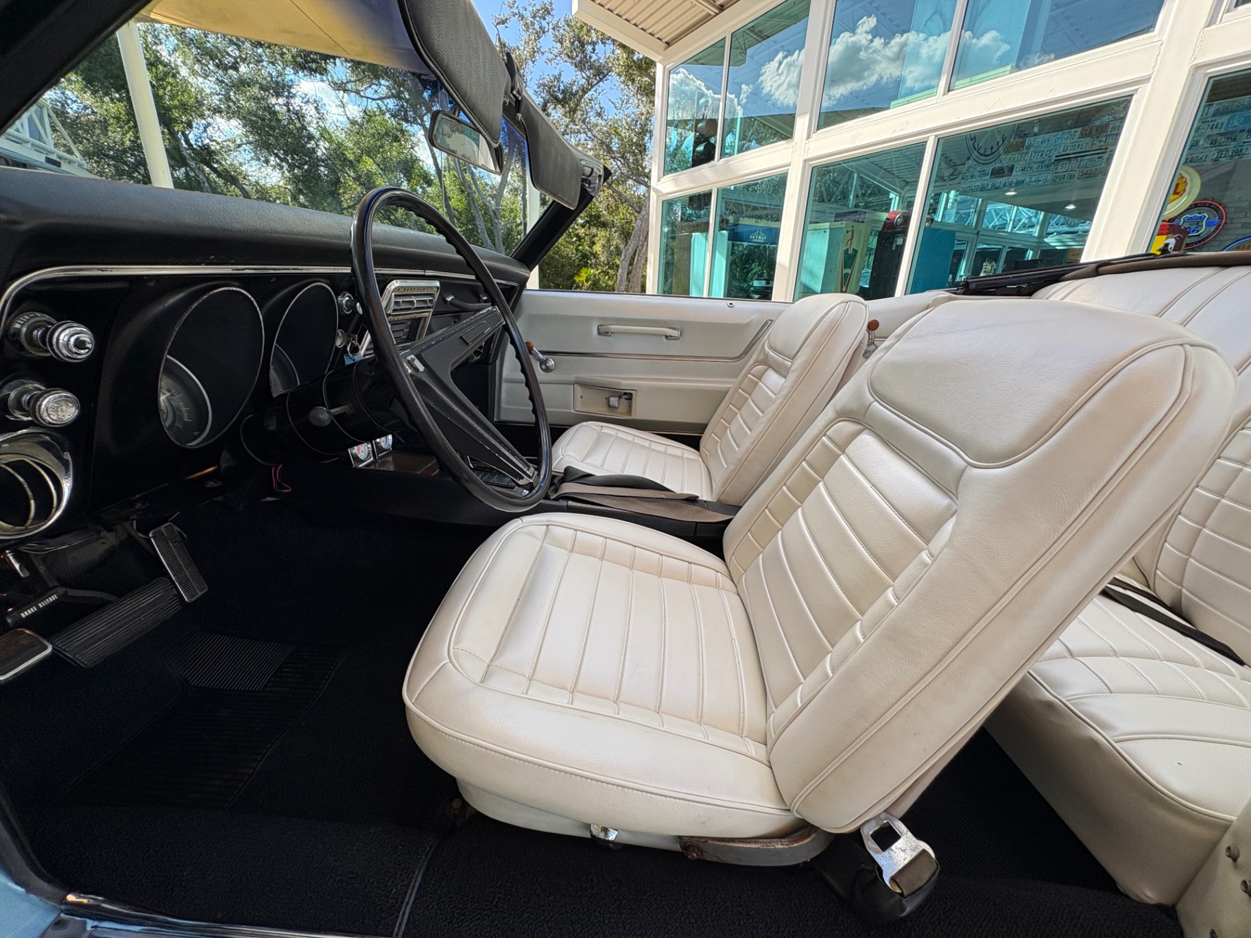 Vehicle photo 39