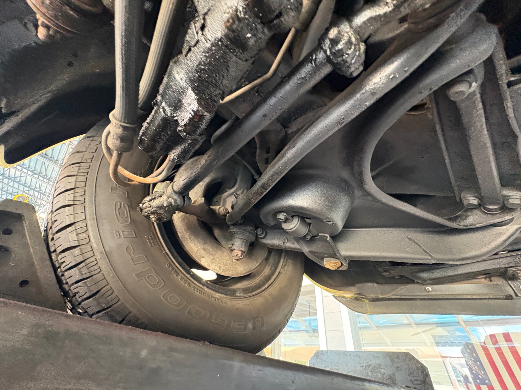 Vehicle photo 46