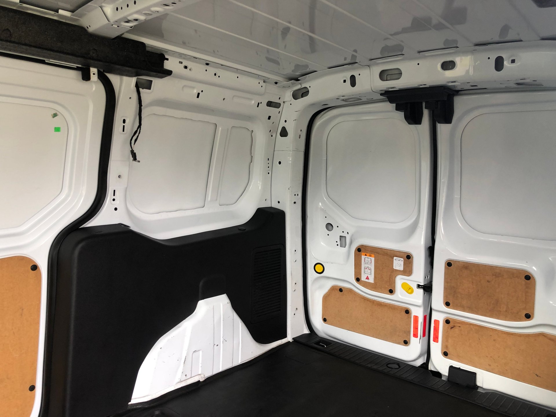 Vehicle photo 21