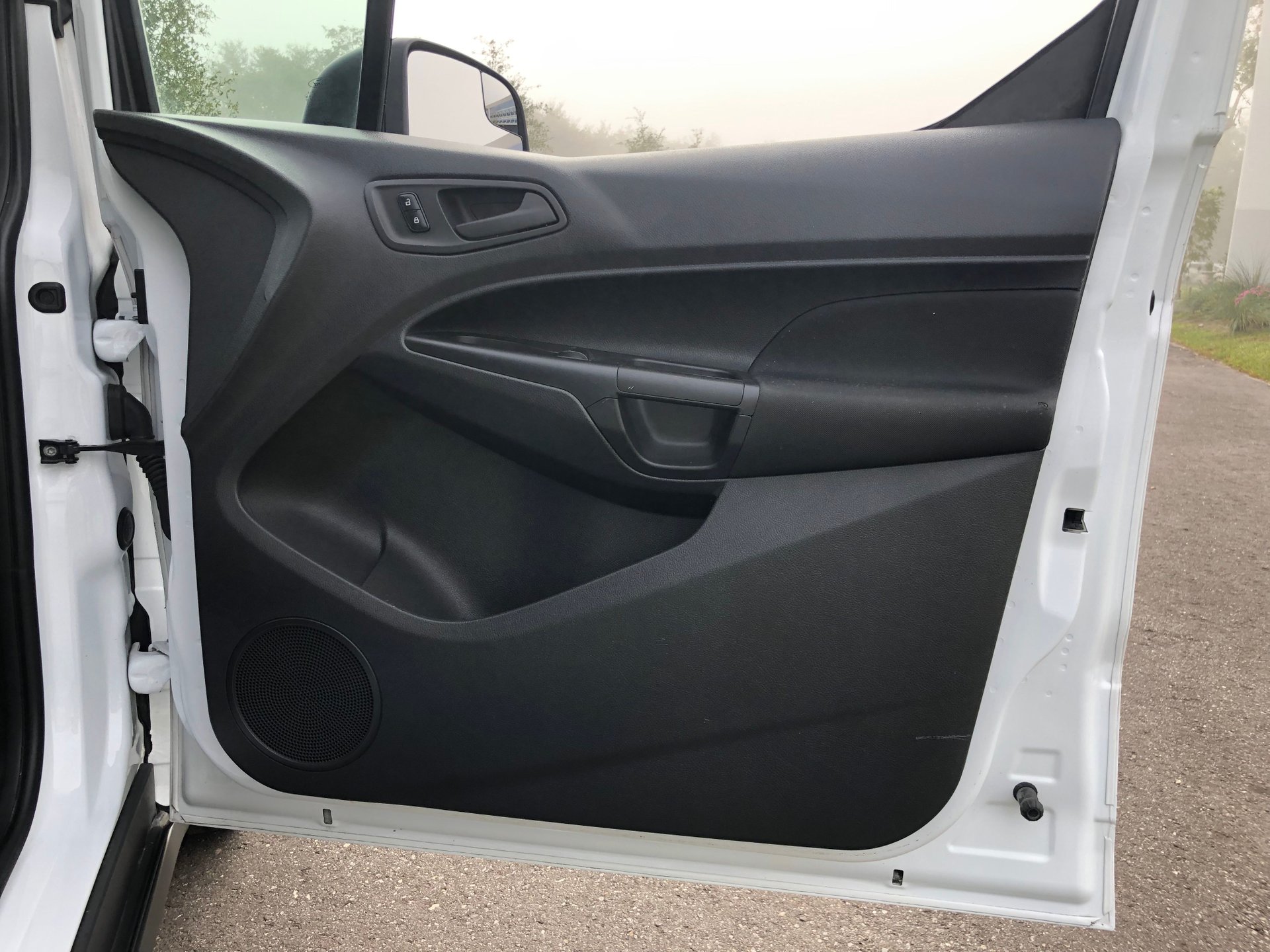 Vehicle photo 24
