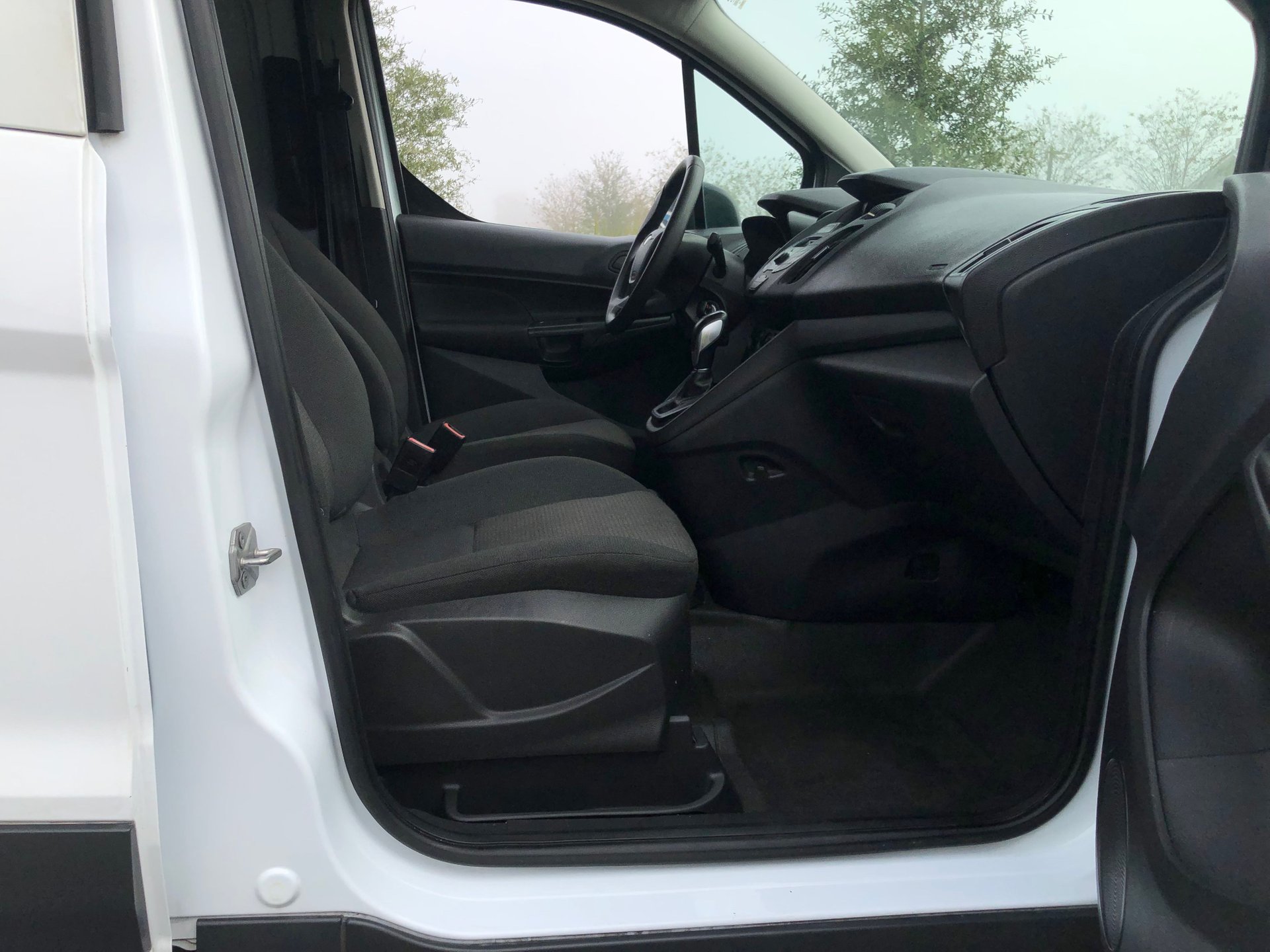 Vehicle photo 25