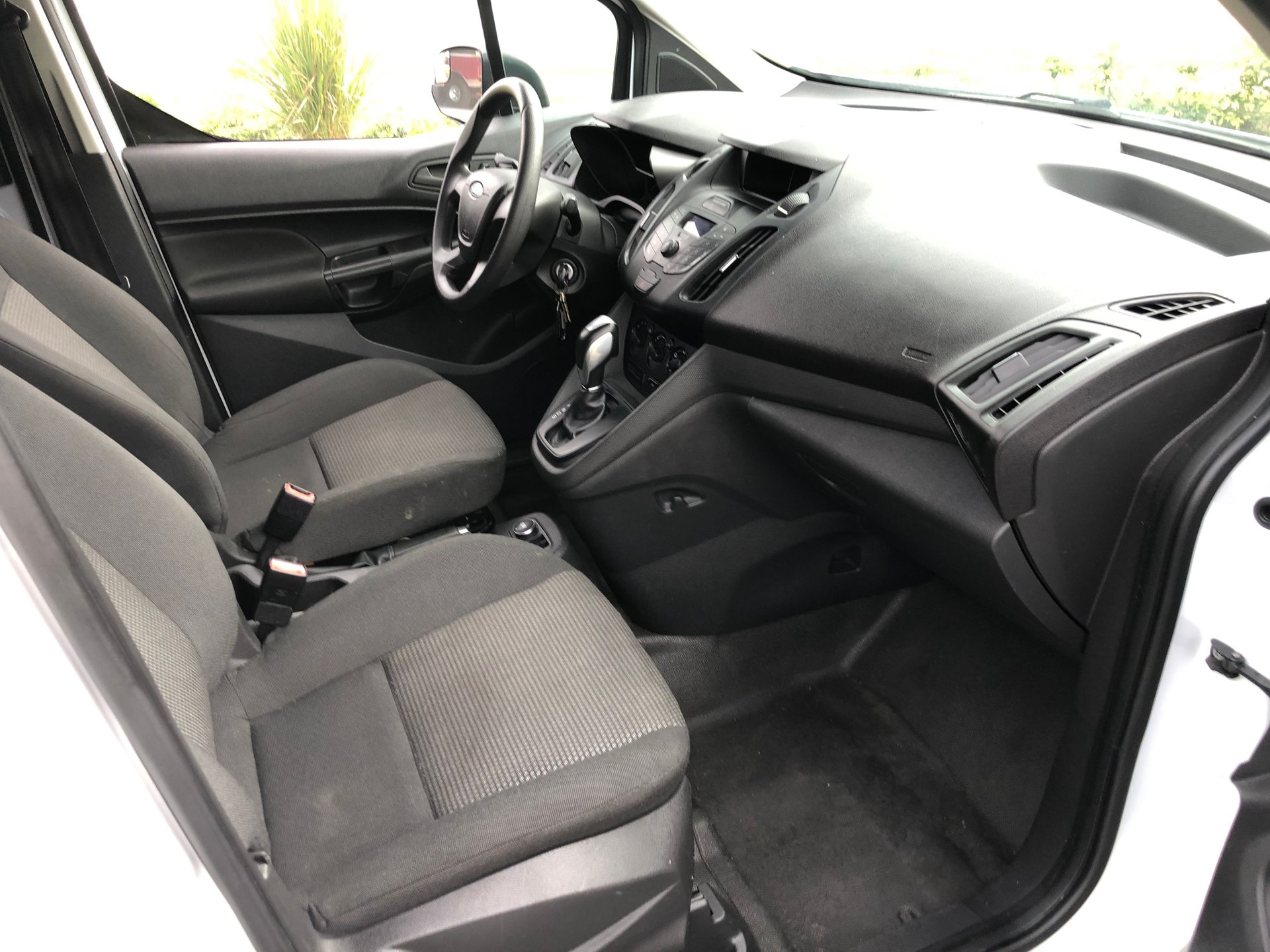 Vehicle photo 27