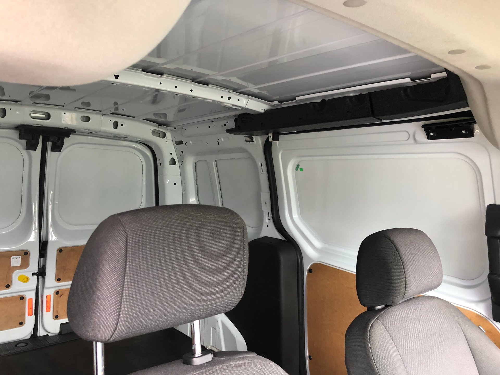 Vehicle photo 29