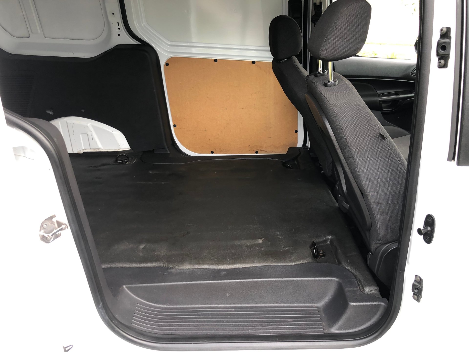 Vehicle photo 32