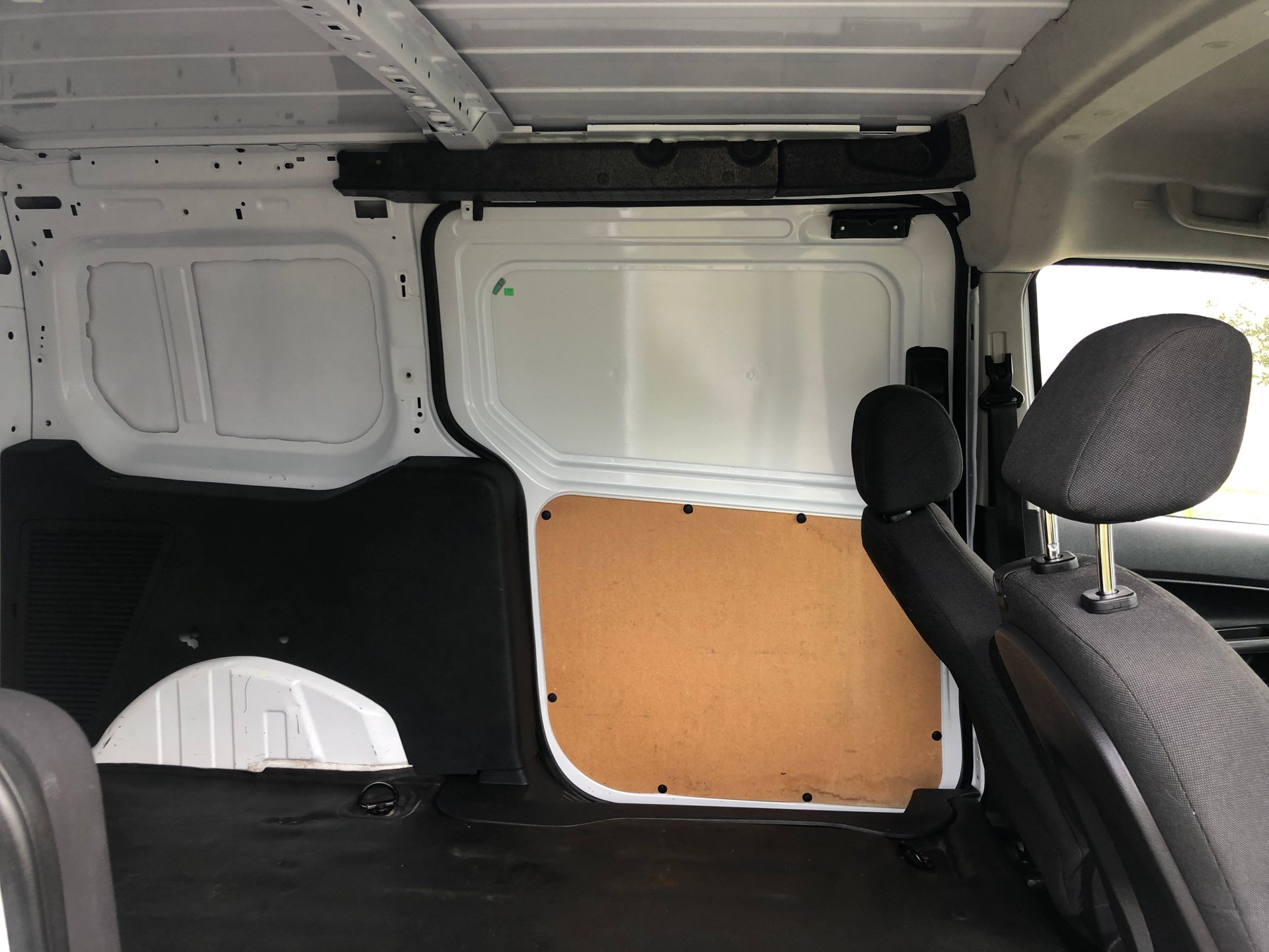 Vehicle photo 34