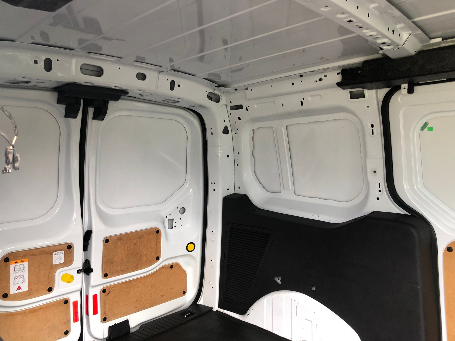 Vehicle photo 35