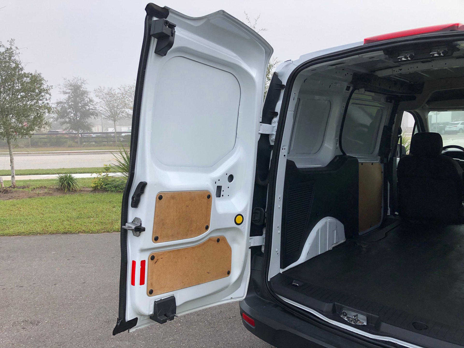 Vehicle photo 38