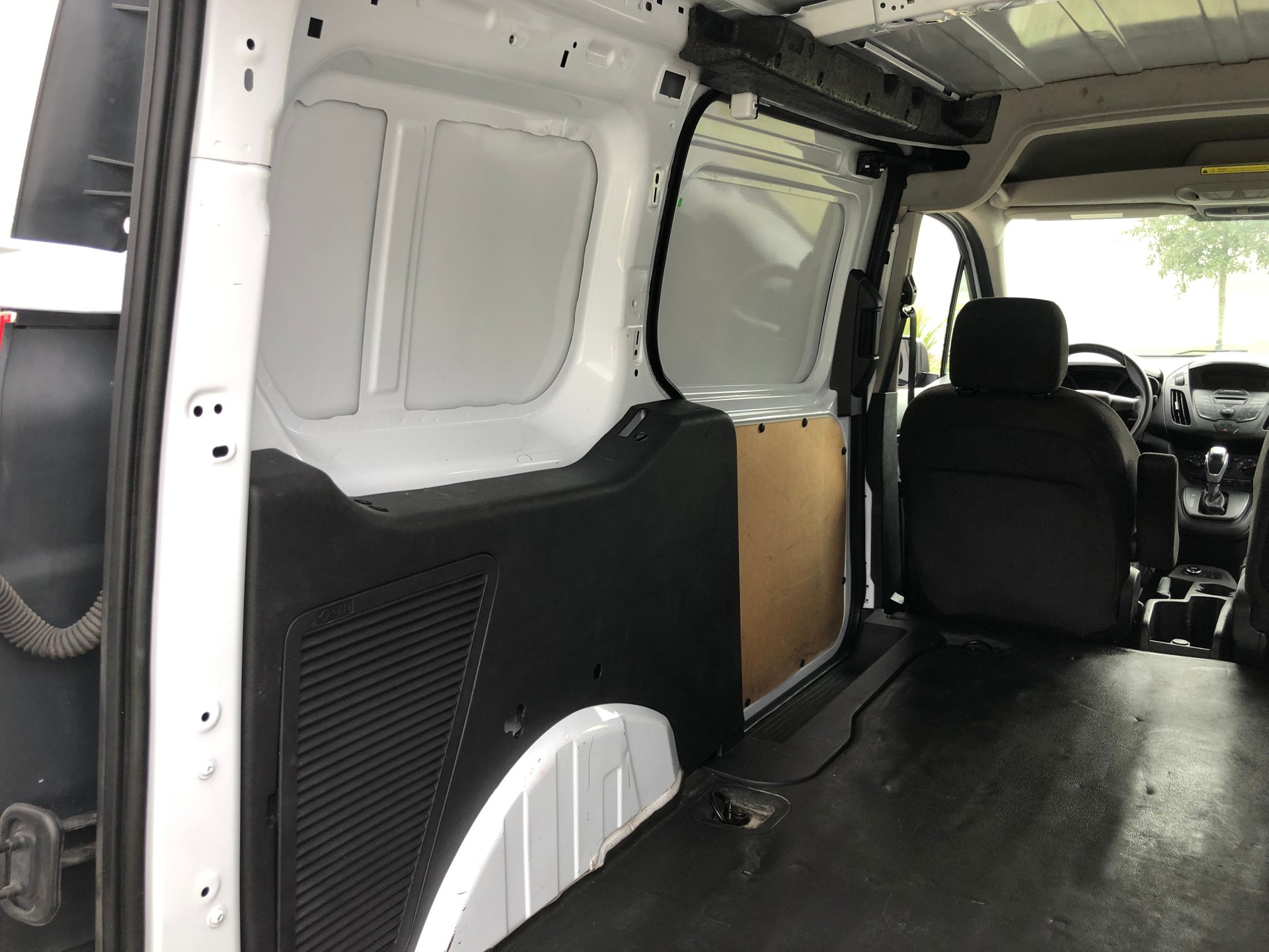 Vehicle photo 41