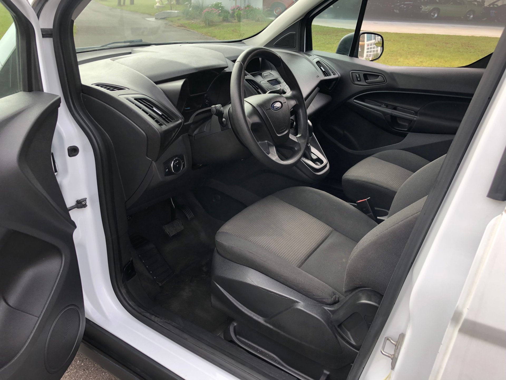 Vehicle photo 7