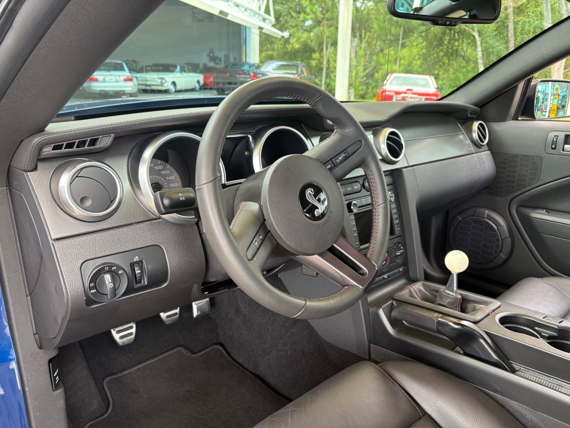 Vehicle photo 34