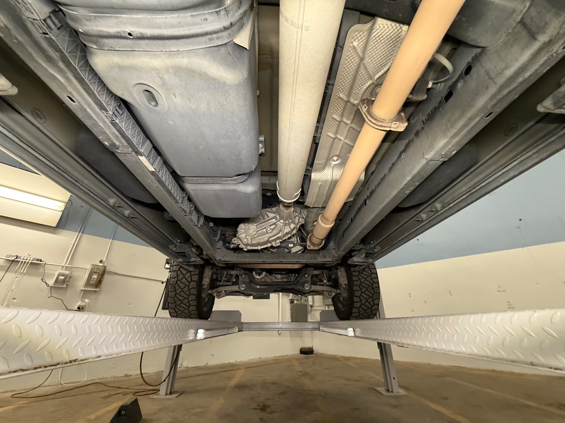 Vehicle photo 59