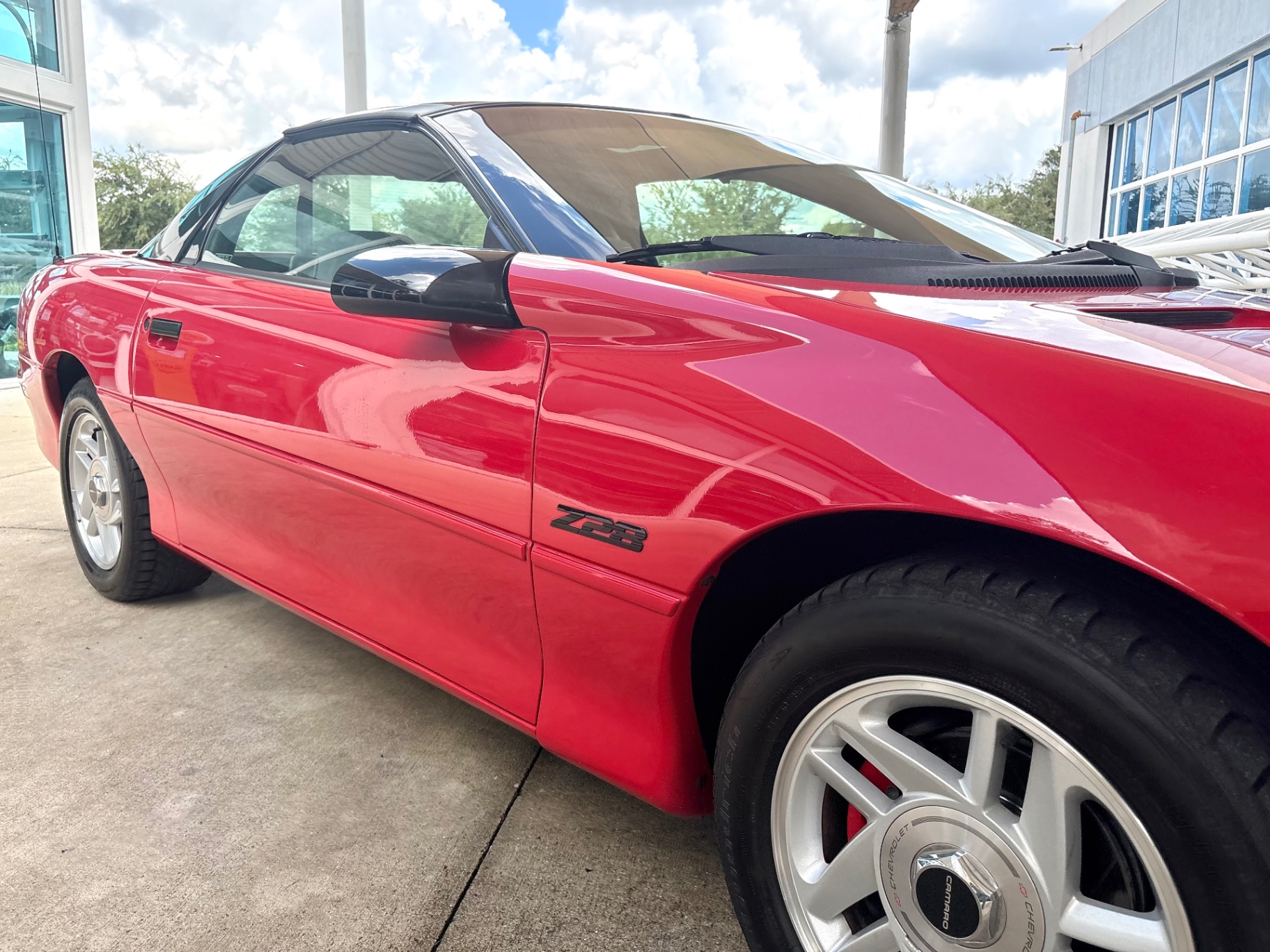 Vehicle photo 18