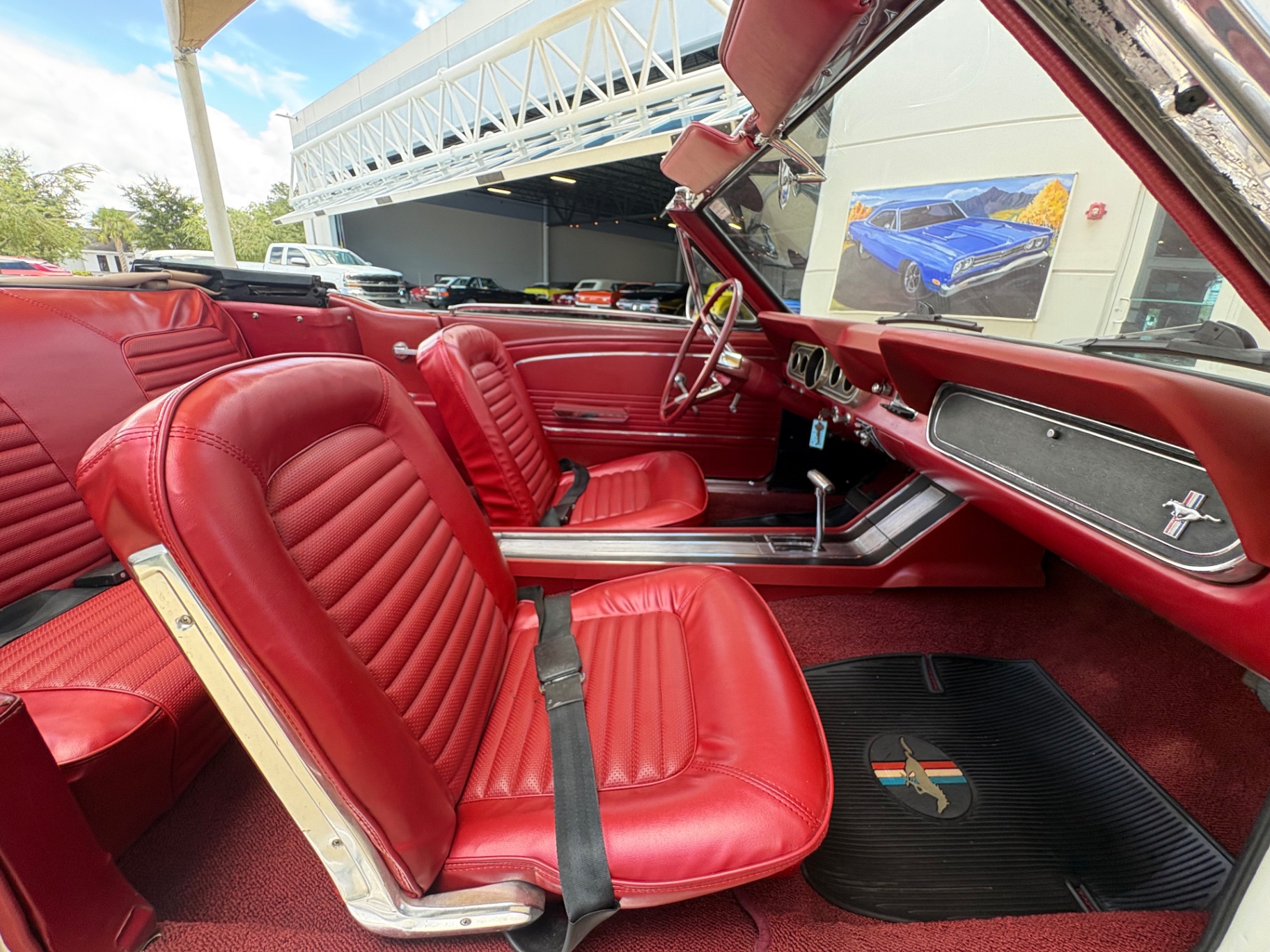 Vehicle photo 46