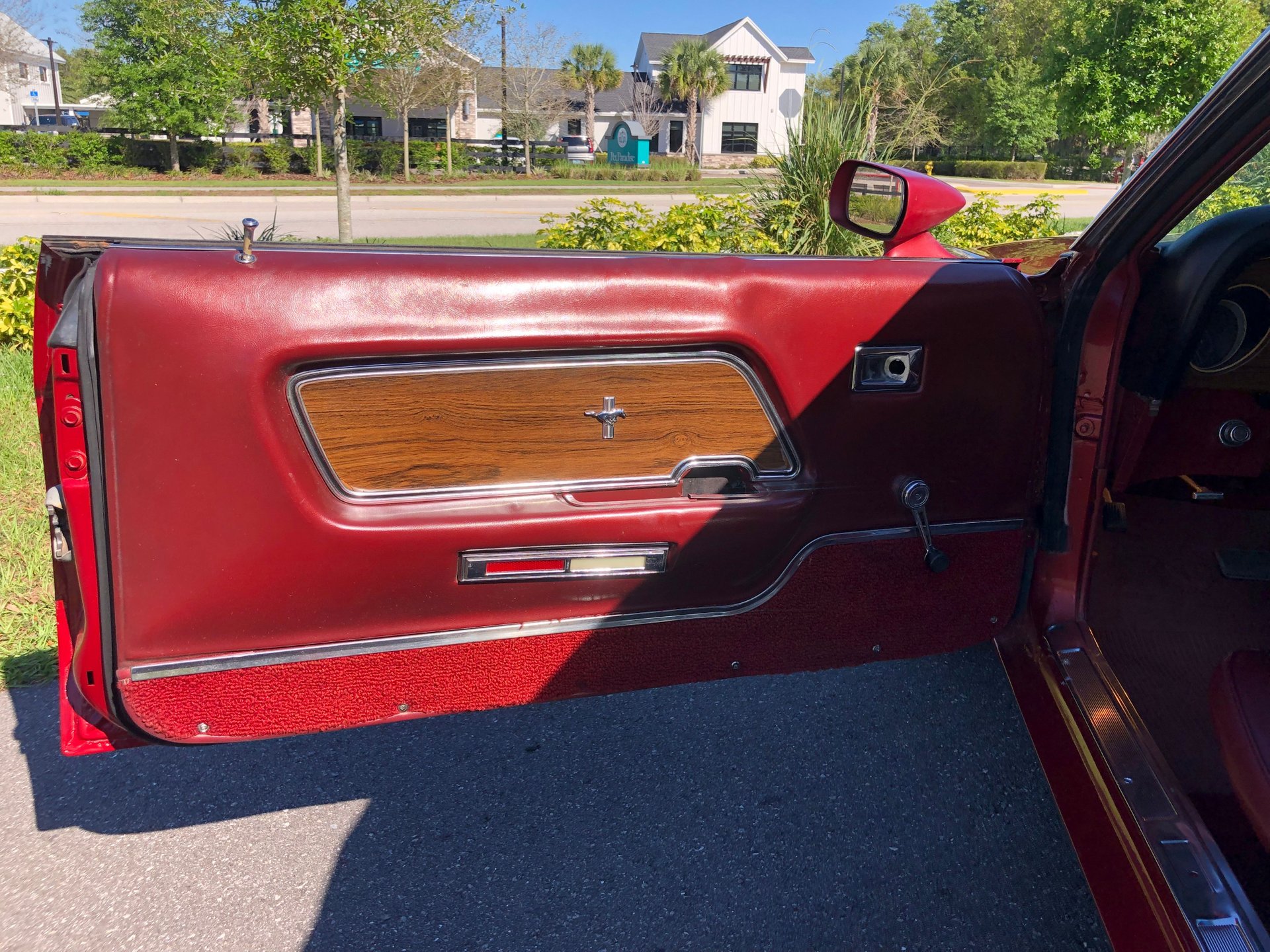 Vehicle photo 15