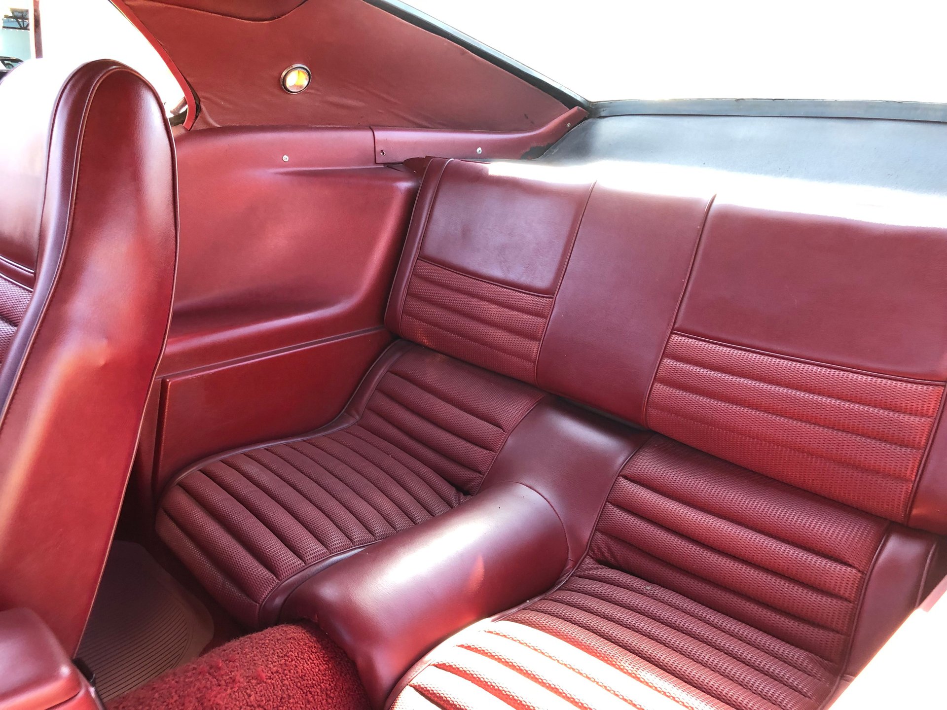 Vehicle photo 16