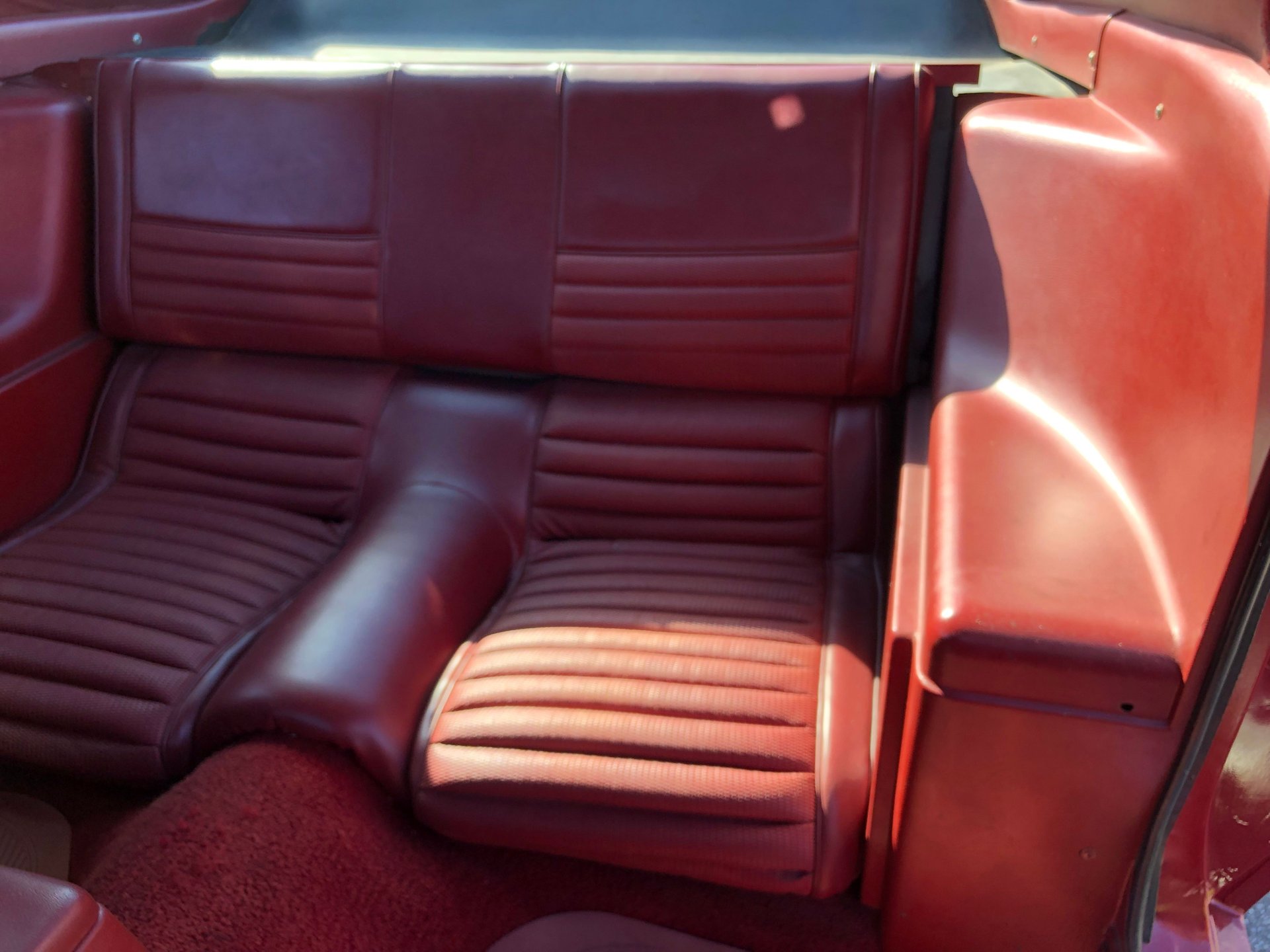 Vehicle photo 20