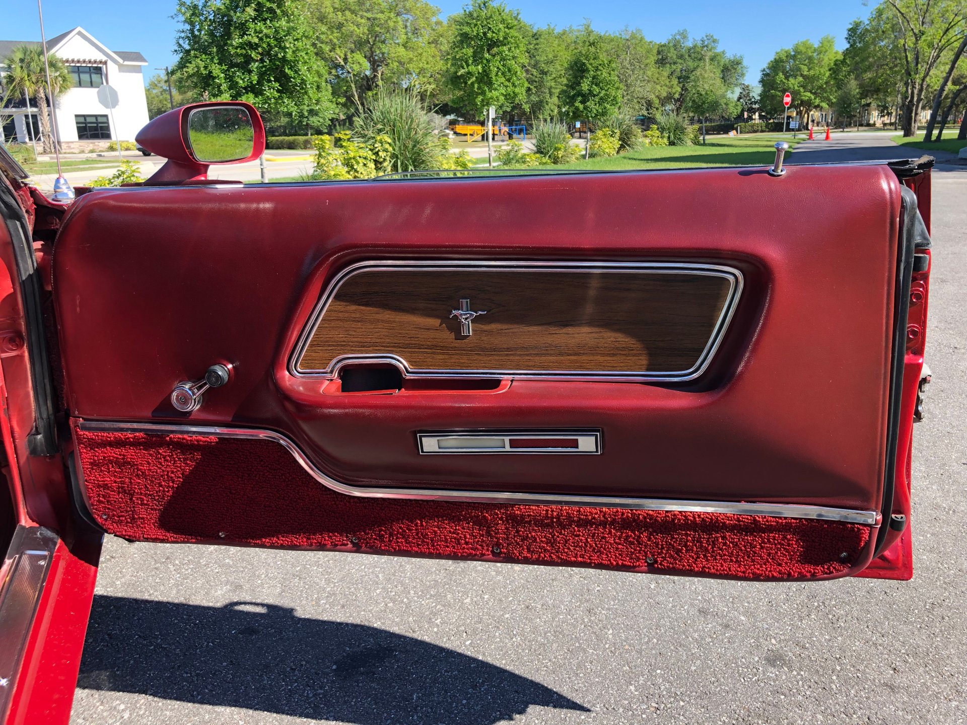 Vehicle photo 22