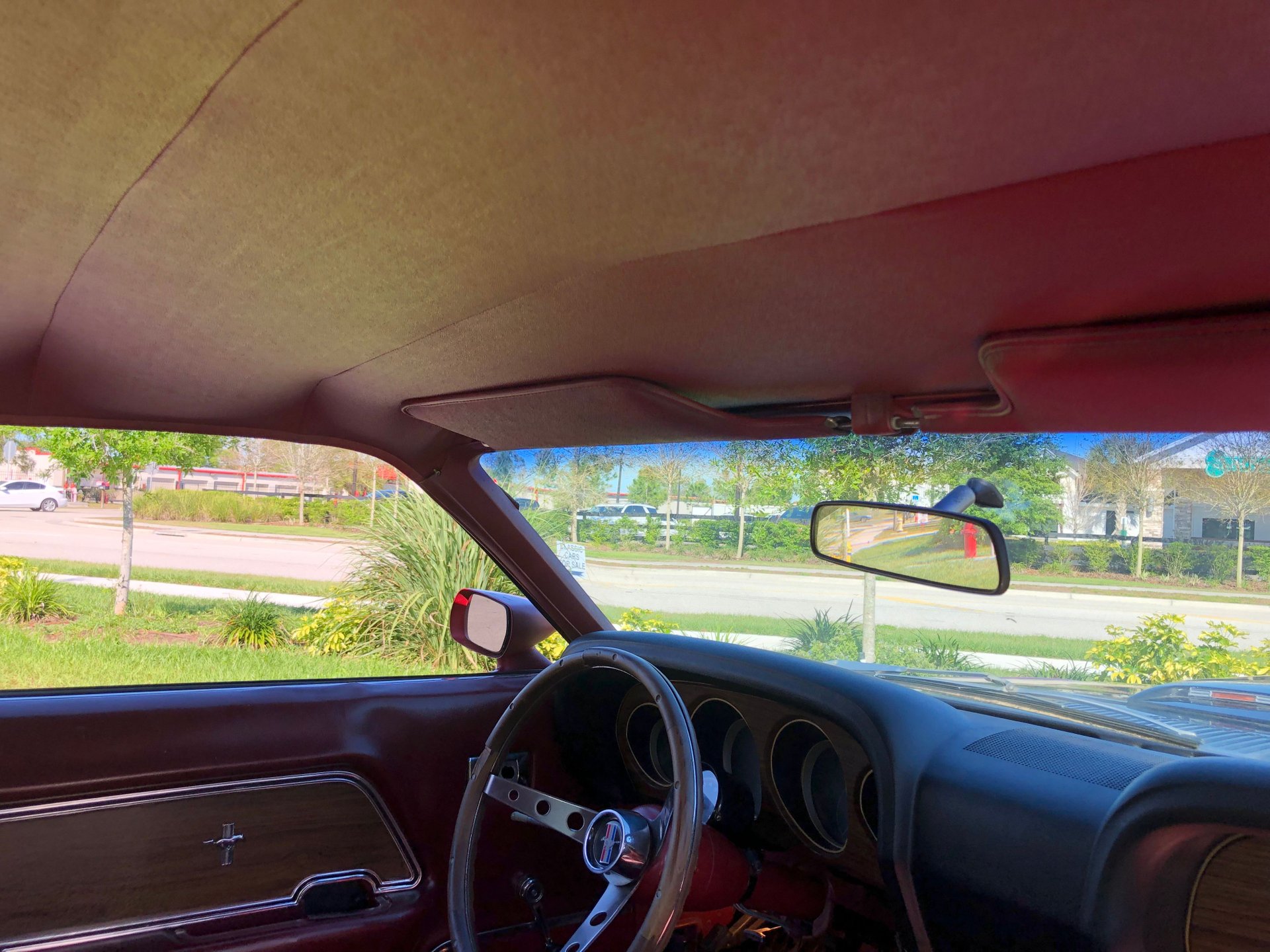 Vehicle photo 27