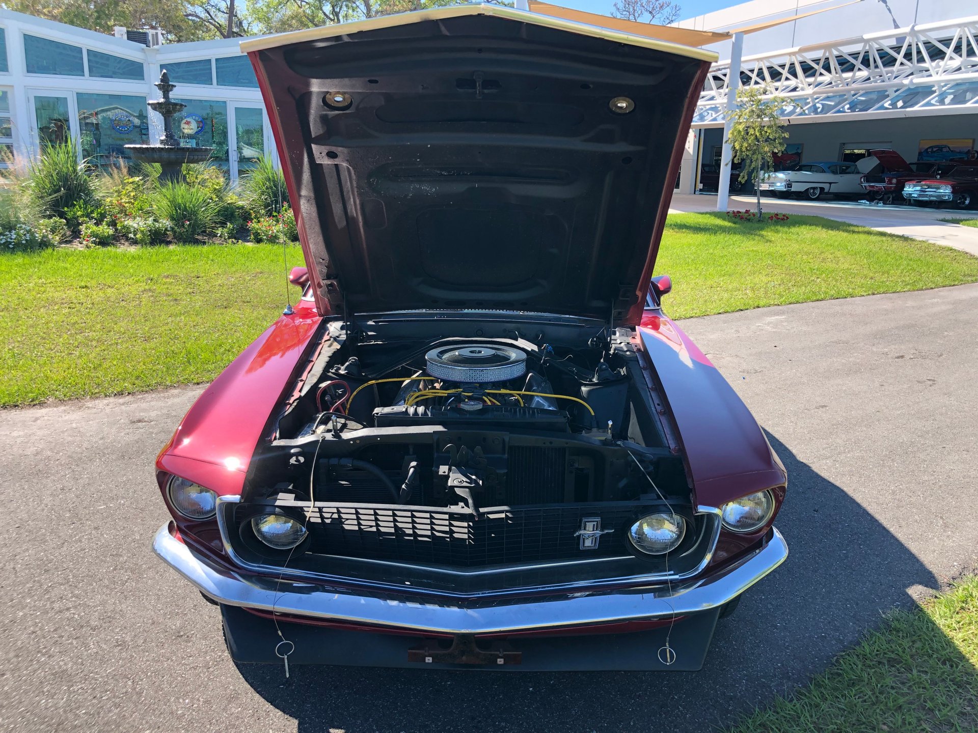Vehicle photo 32