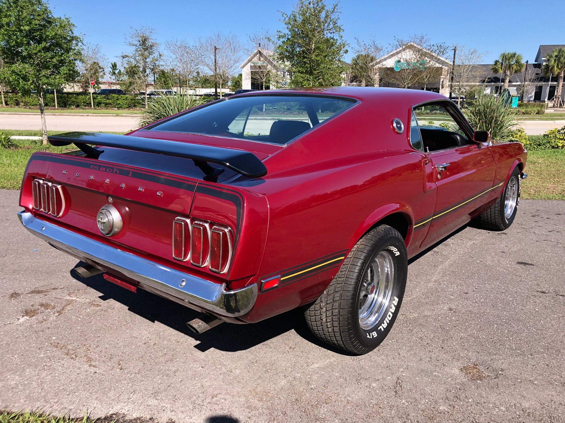 Vehicle photo 9