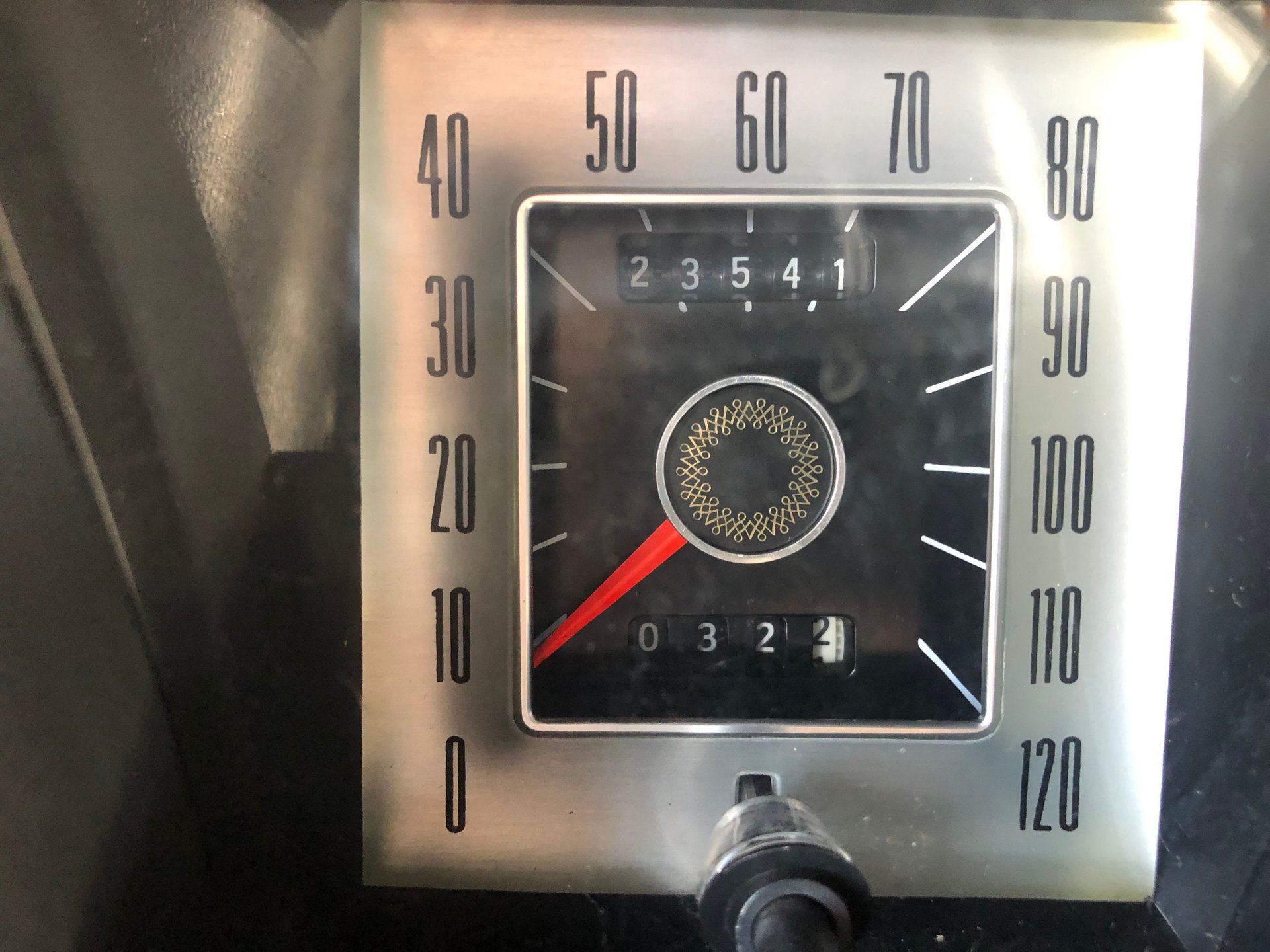 Vehicle photo 13