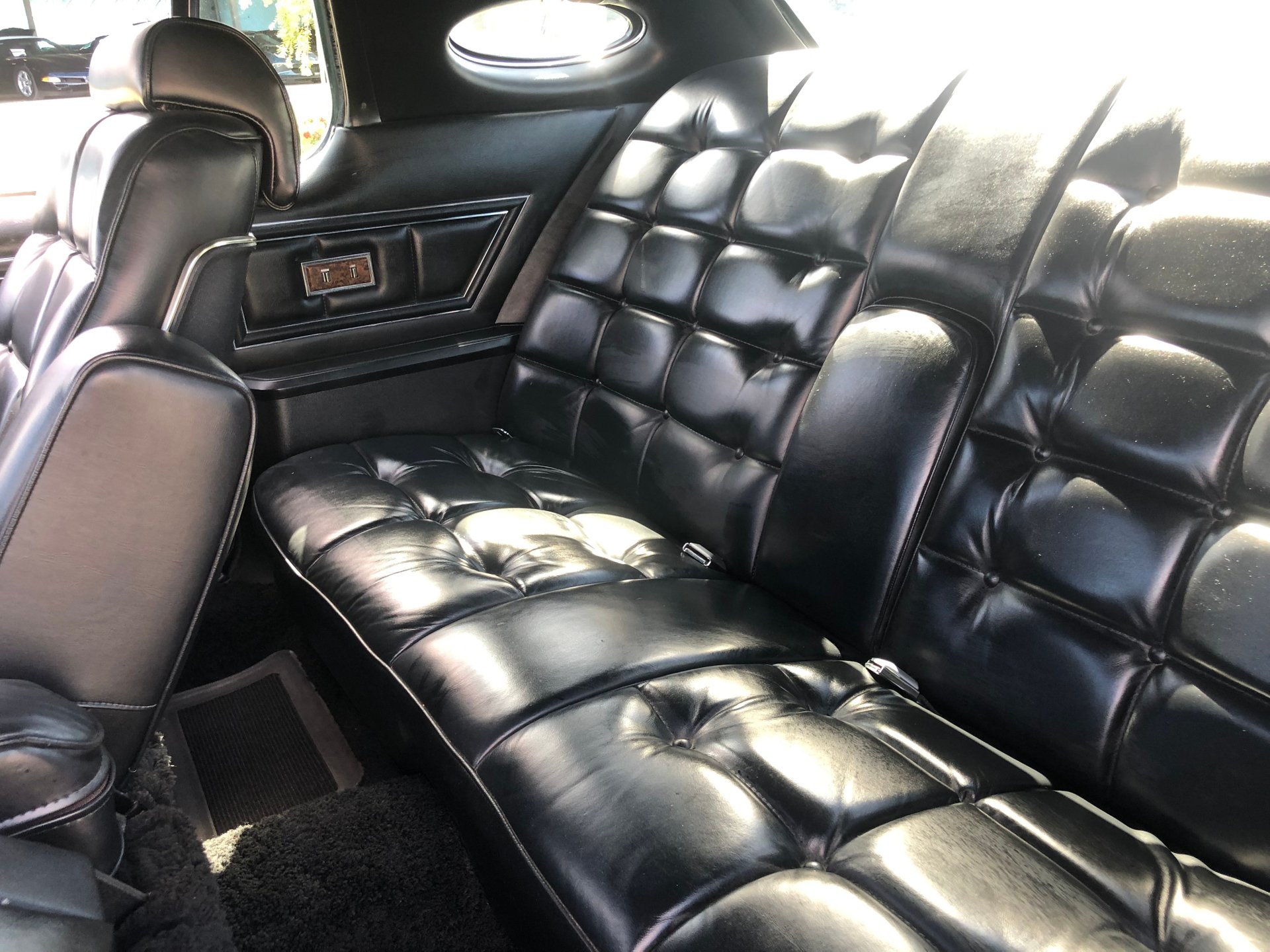 Vehicle photo 15