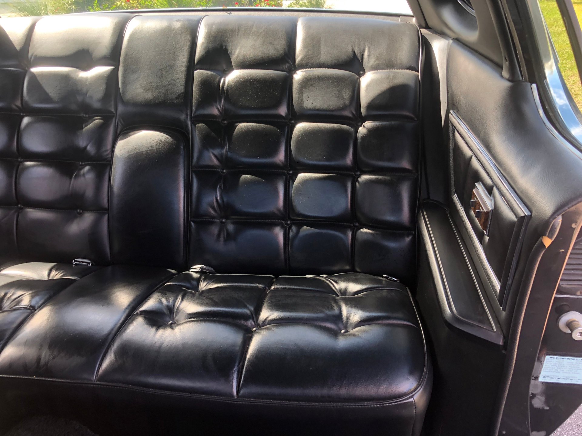 Vehicle photo 16
