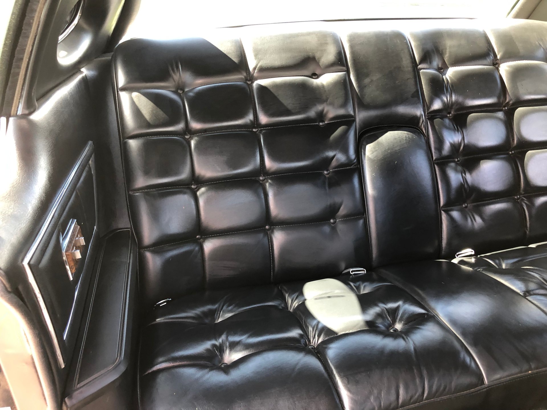 Vehicle photo 25