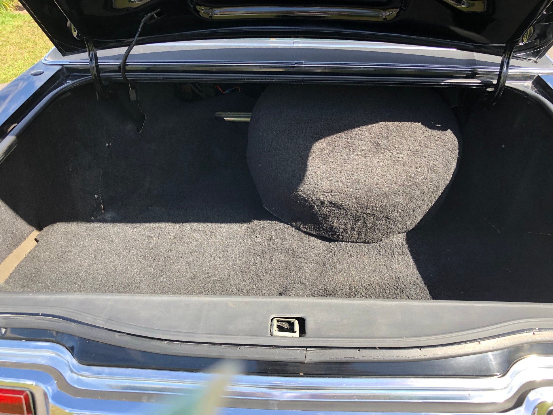 Vehicle photo 29