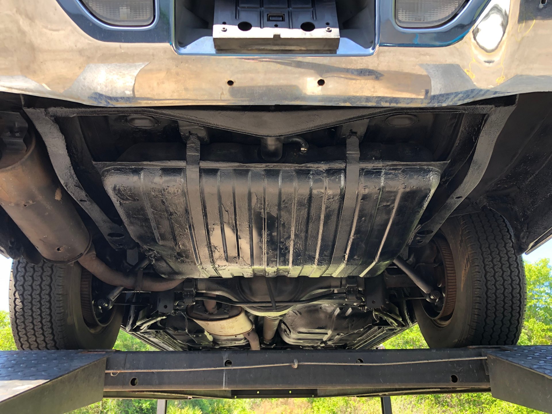Vehicle photo 37